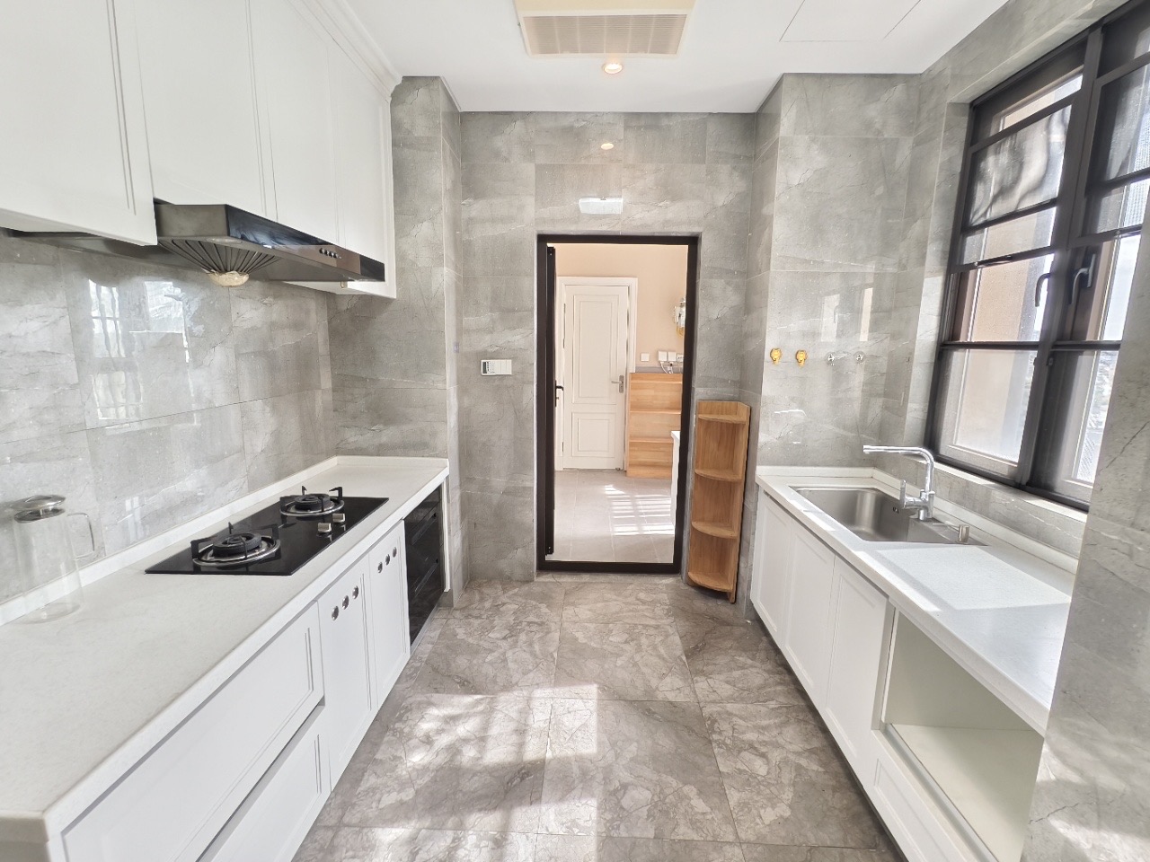 海航豪庭北苑 4室2厅3卫 6500.0元/月 海航豪庭北苑 4室2厅3卫 6500.0元/月室内图