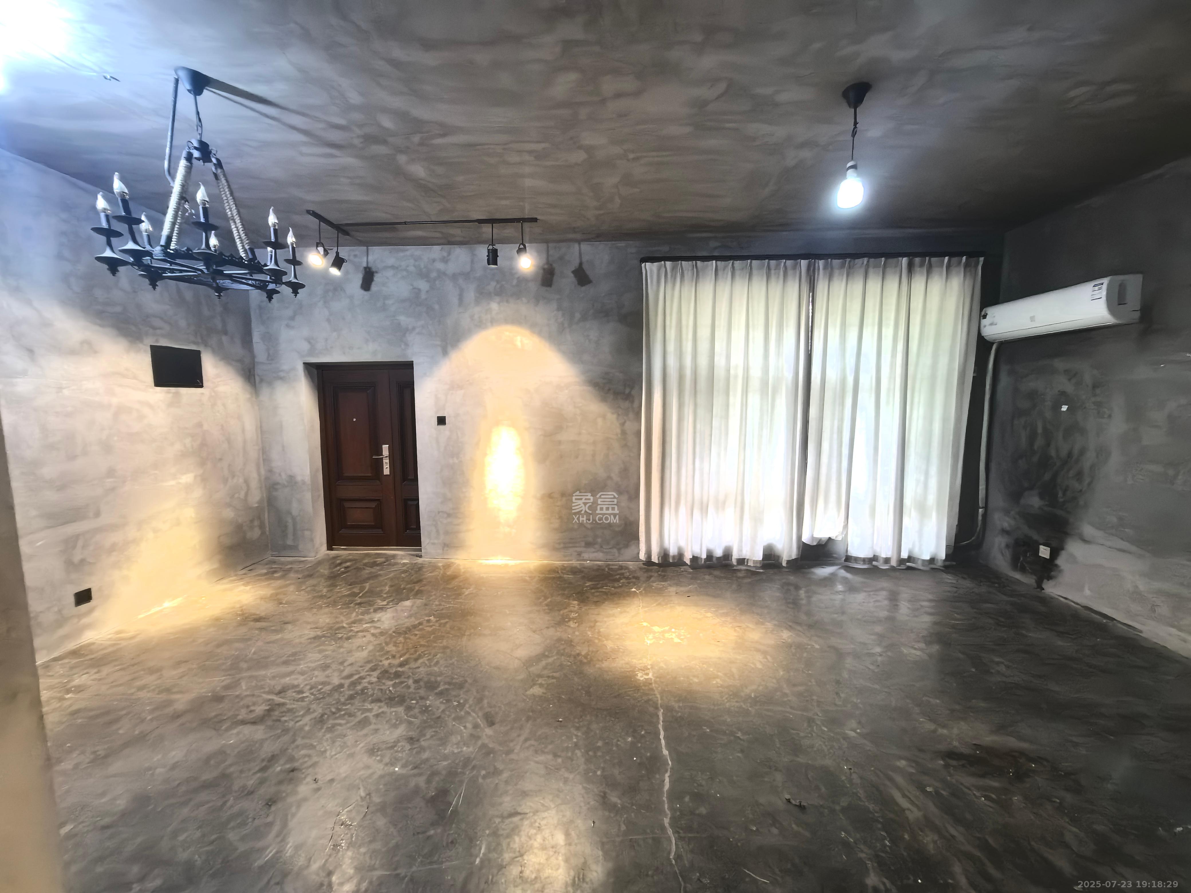 湘路家园 6室2厅3卫 2900.0元/月 湘路家园 6室2厅3卫 2900.0元/月室内图