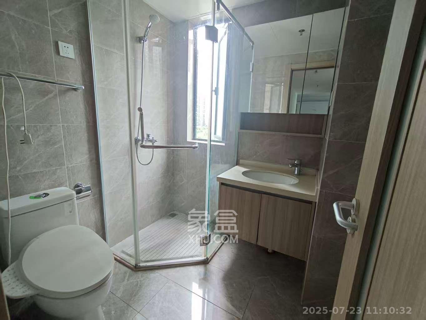 南山梅溪一方  5室2厅2卫    4500.0元/月室内图