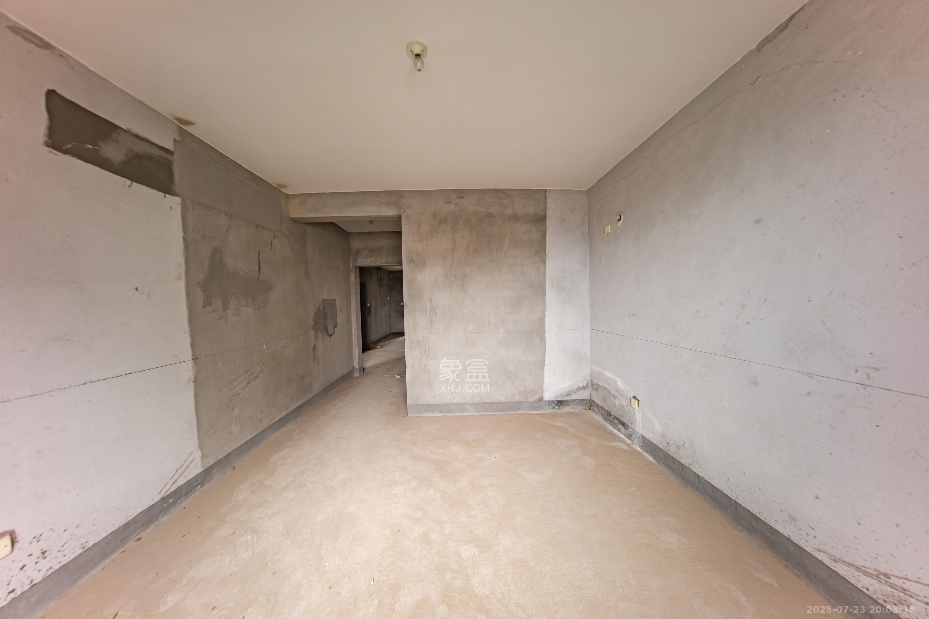 中建麓山和苑  3室2厅2卫   69.80万卧室