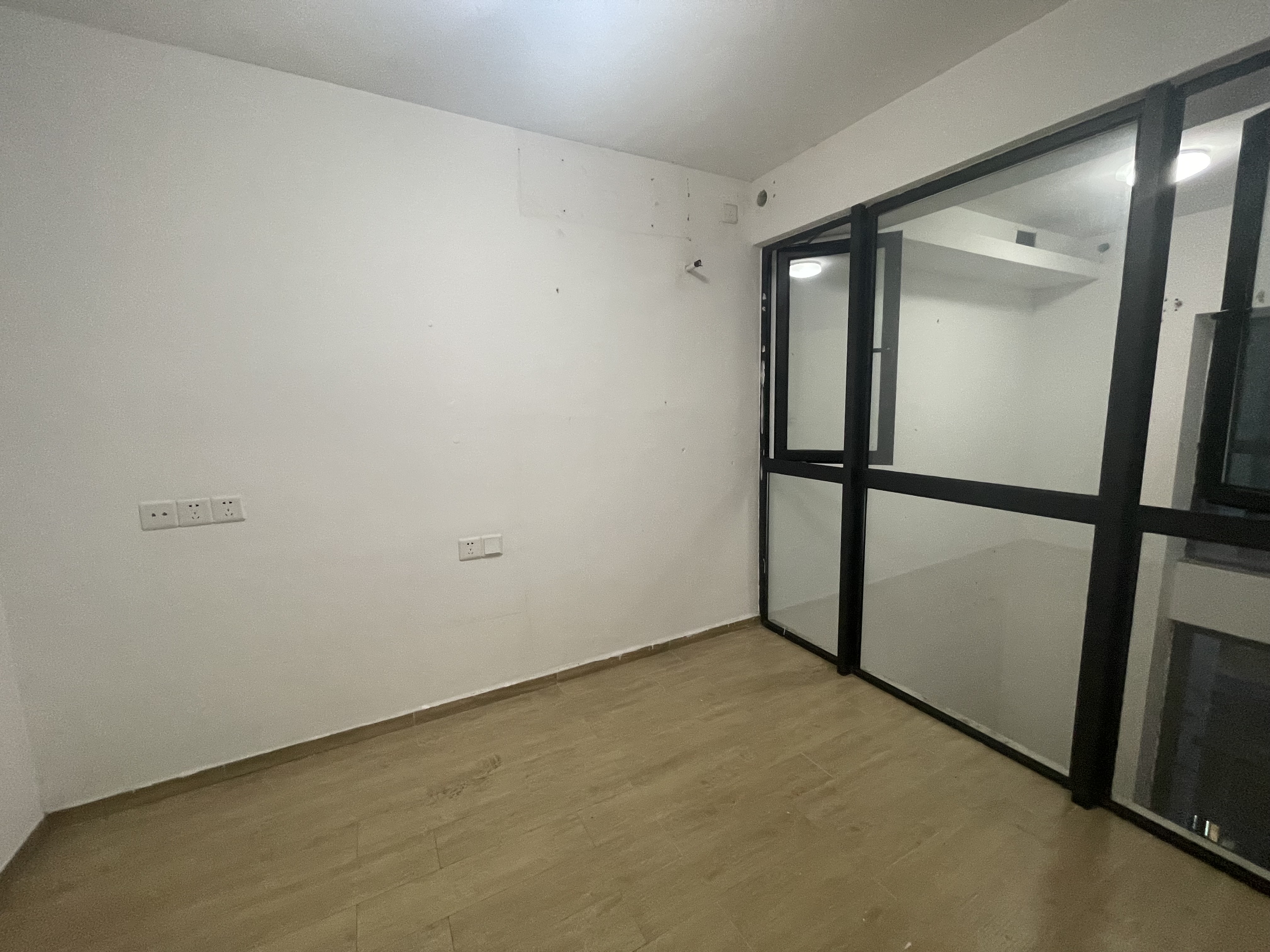 保利中央海岸一二期 1室1厅2卫 70.0万 保利中央海岸一二期 1室1厅2卫 70.0万客厅