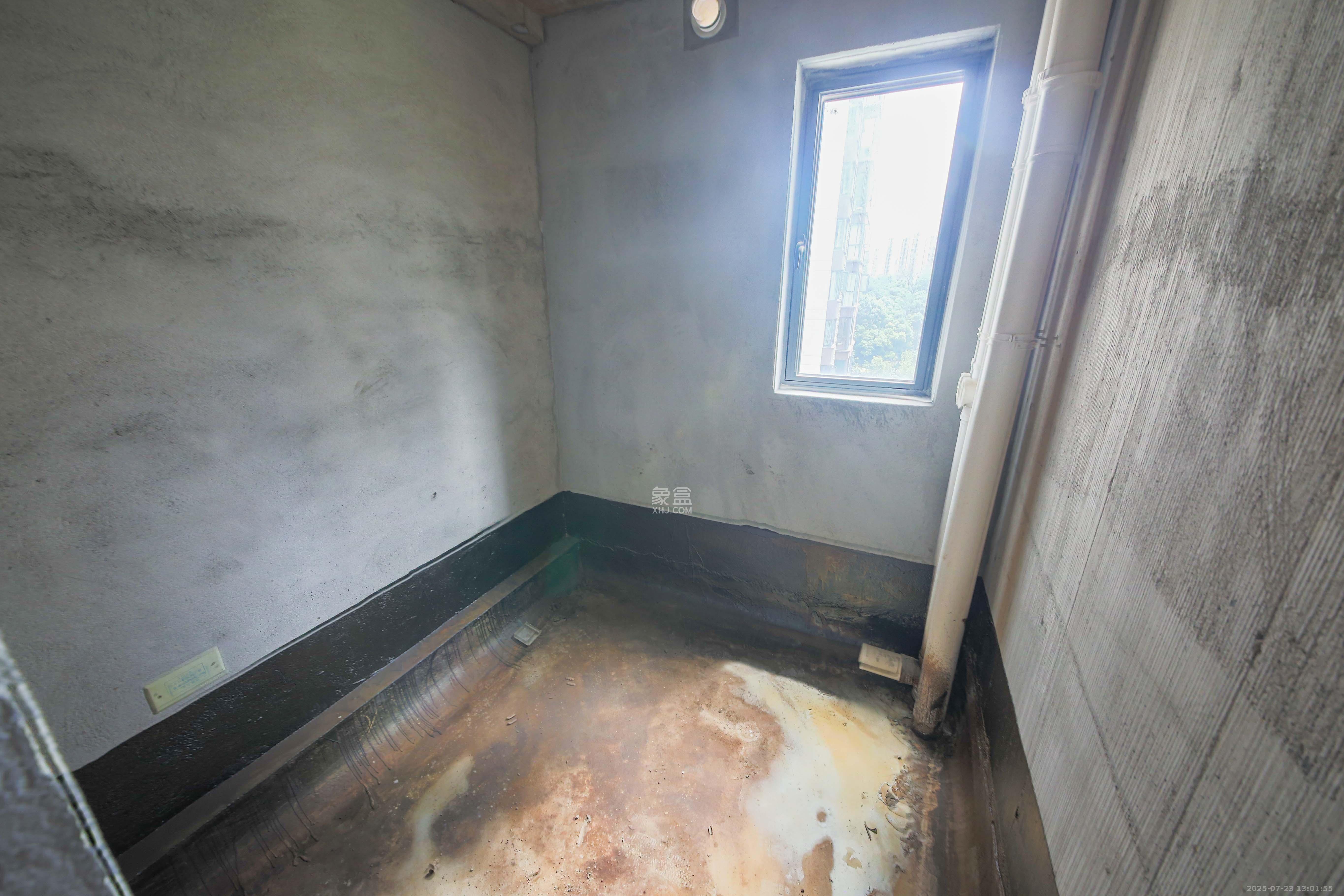 中建钰和城  4室2厅2卫   170.00万卫生间