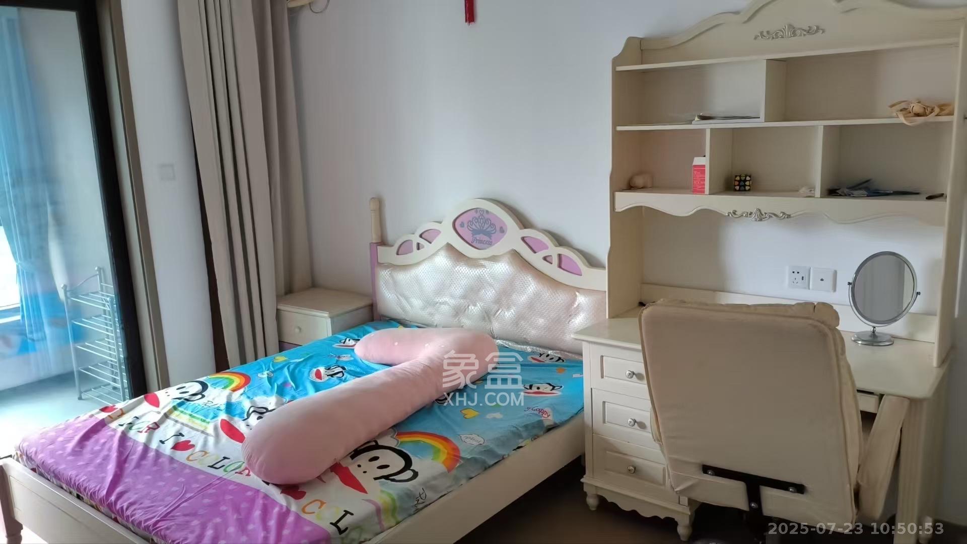 越秀亲爱里 5室2厅2卫 3200.0元/月 越秀亲爱里 5室2厅2卫 3200.0元/月室内图