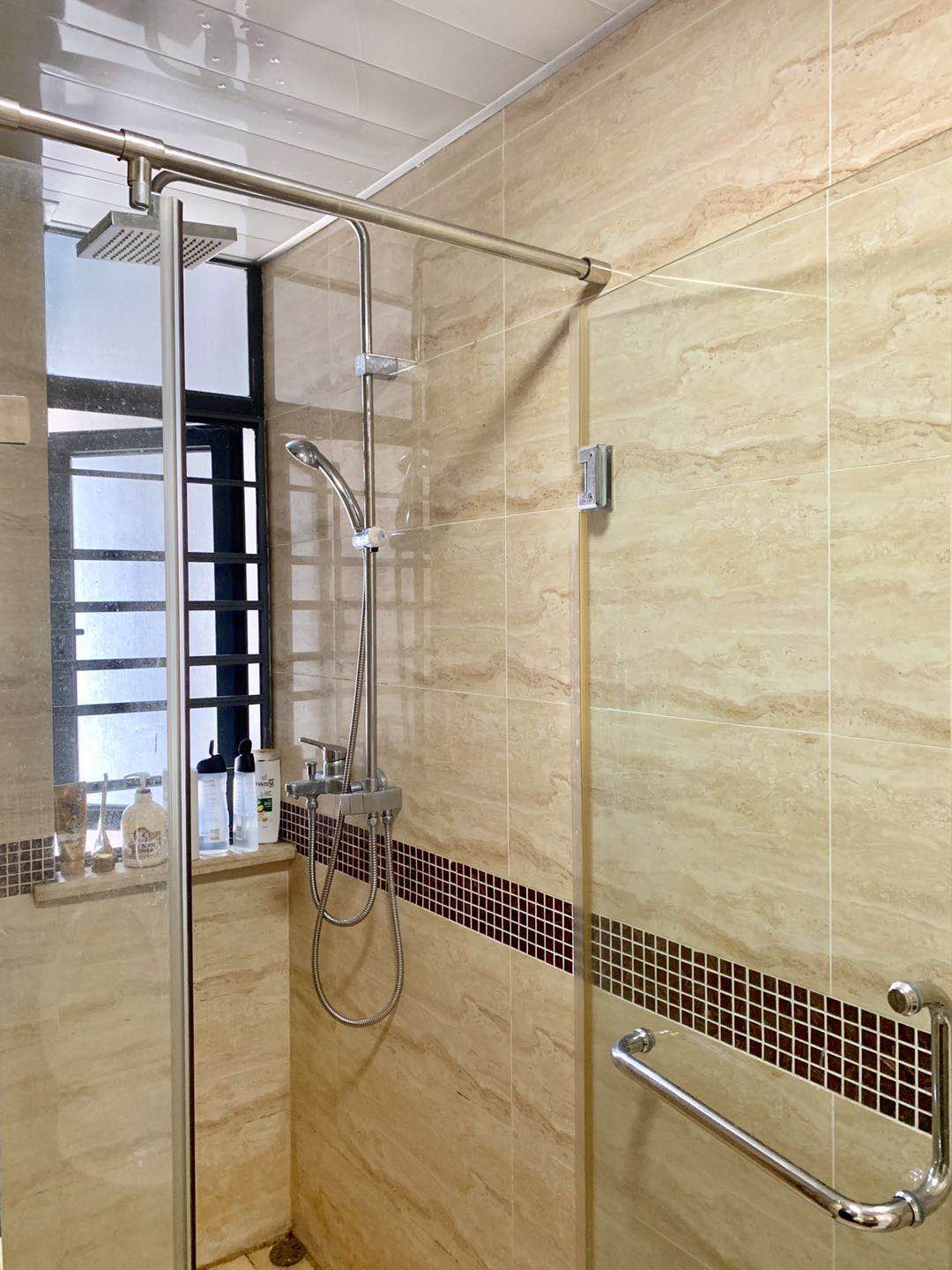 椰岛广场  1室1厅1卫    1900.0元/月 椰岛广场  1室1厅1卫    1900.0元/月室内图