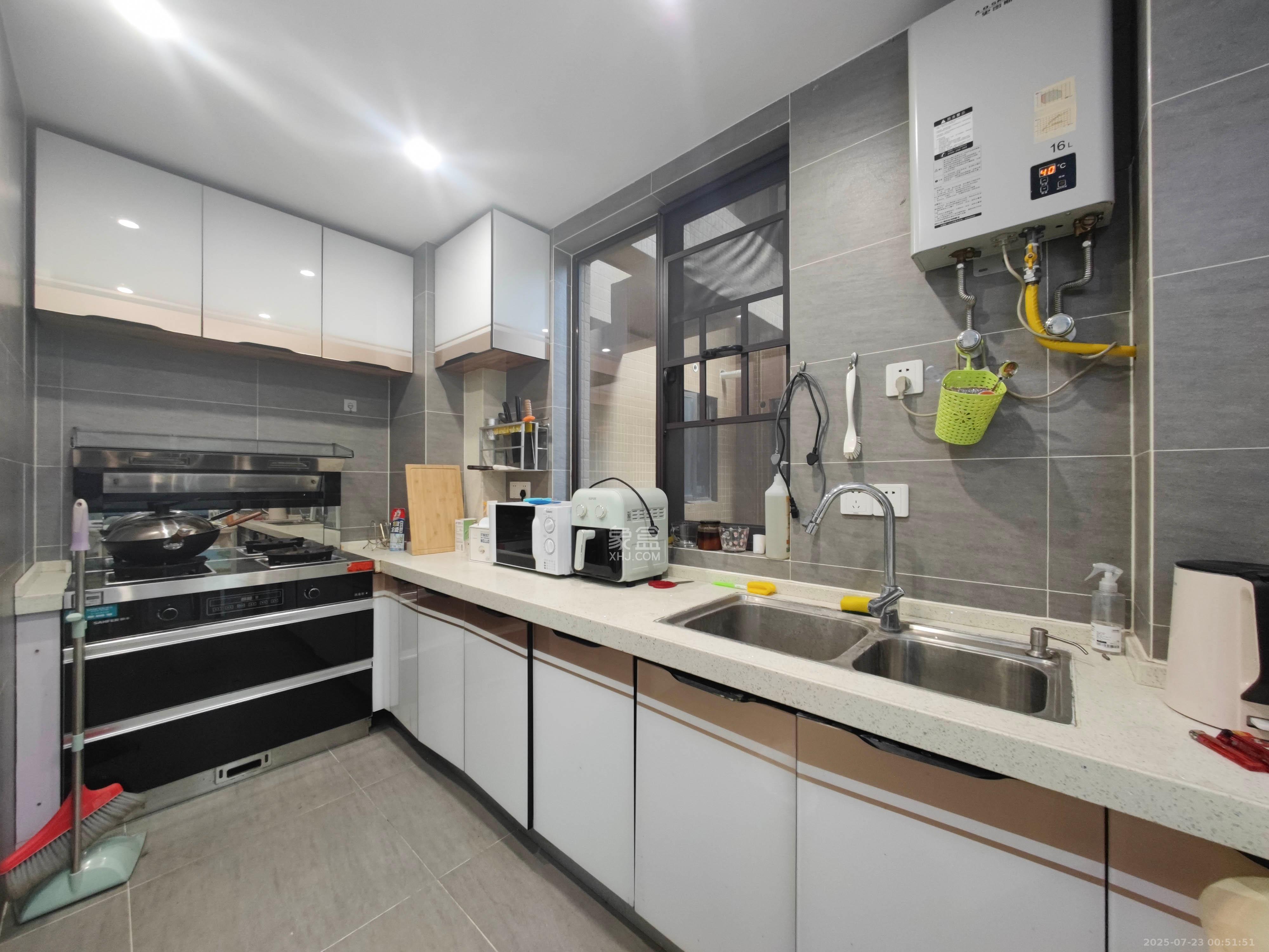 南城印象  3室2厅2卫    86.0万其他