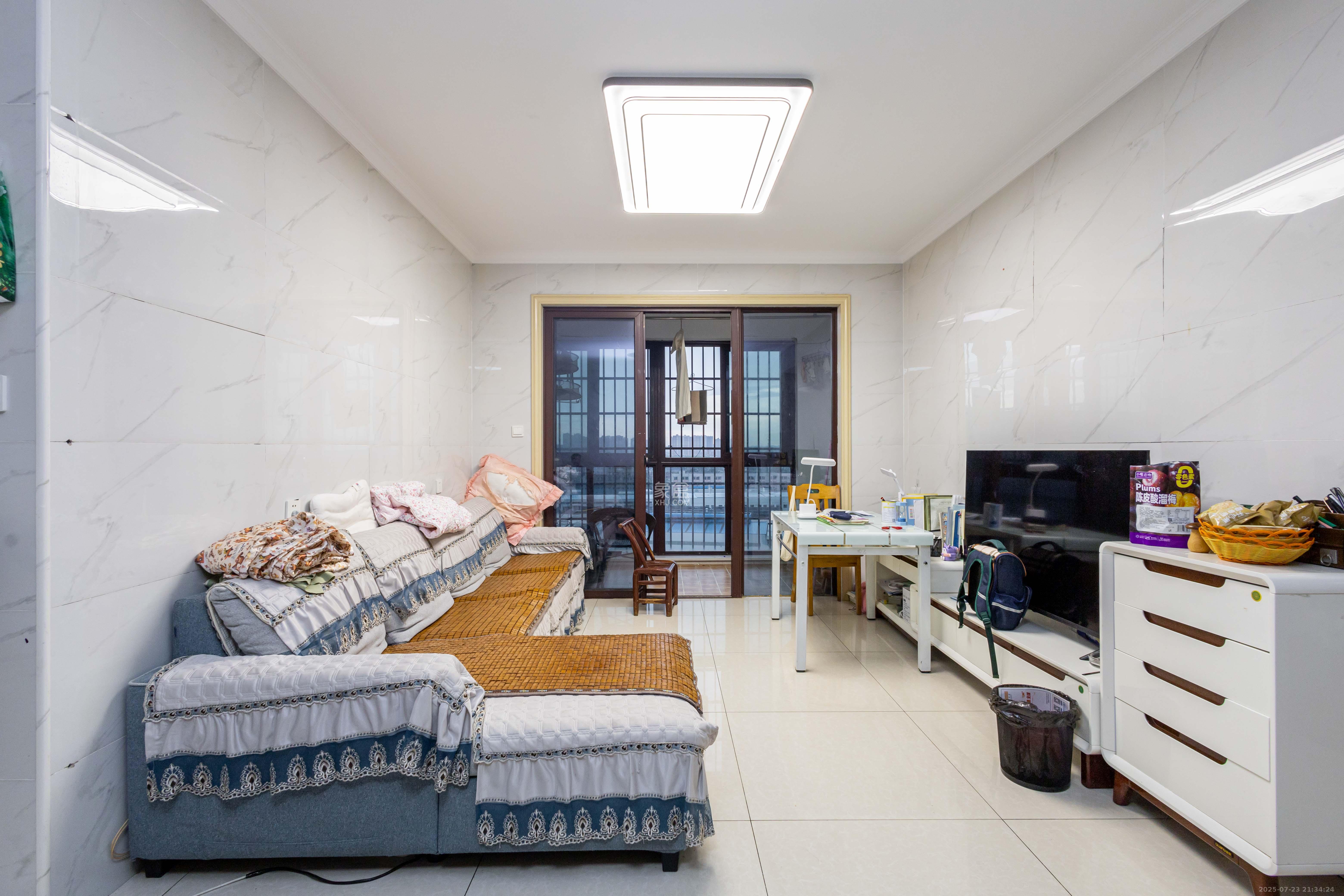 东方美地 3室2厅1卫 68.8万 东方美地 3室2厅1卫 68.8万客厅