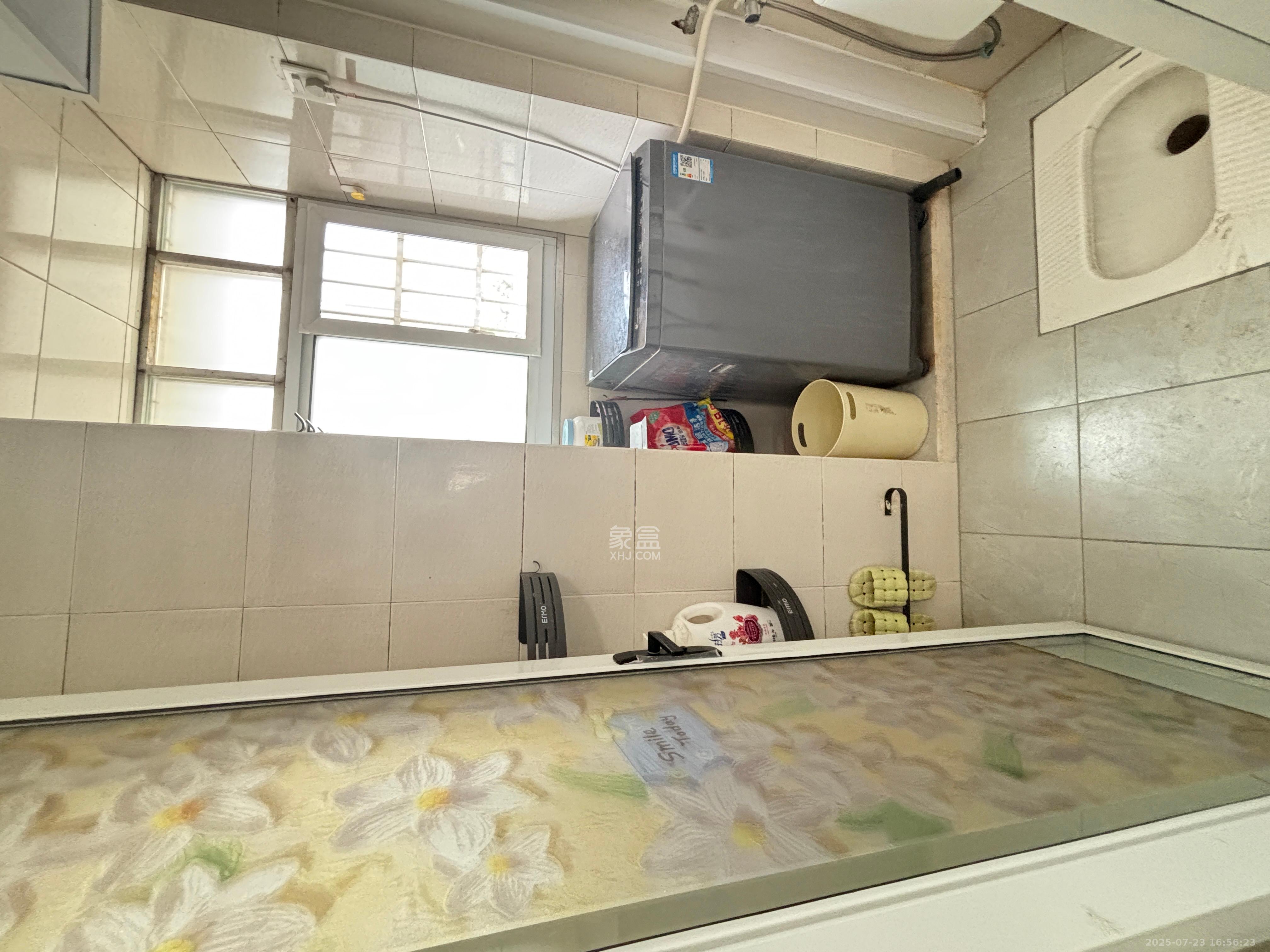 群力里小区  2室1厅1卫   2600.00元/月室内图