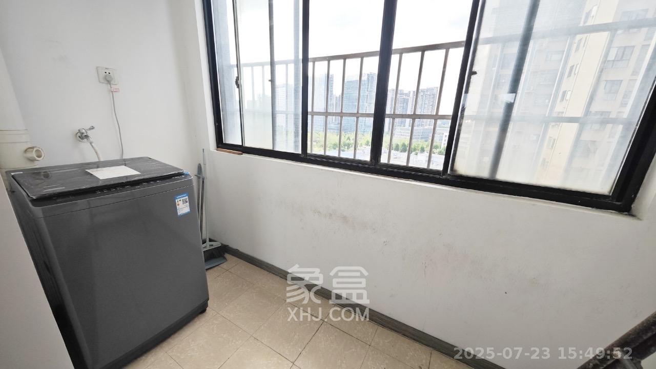 长大卧琥  3室2厅2卫   2900.00元/月室内图