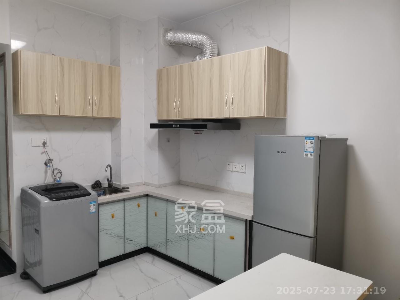 裕天国际商汇中心 1室1厅1卫 1500.0元/月 裕天国际商汇中心 1室1厅1卫 1500.0元/月室内图