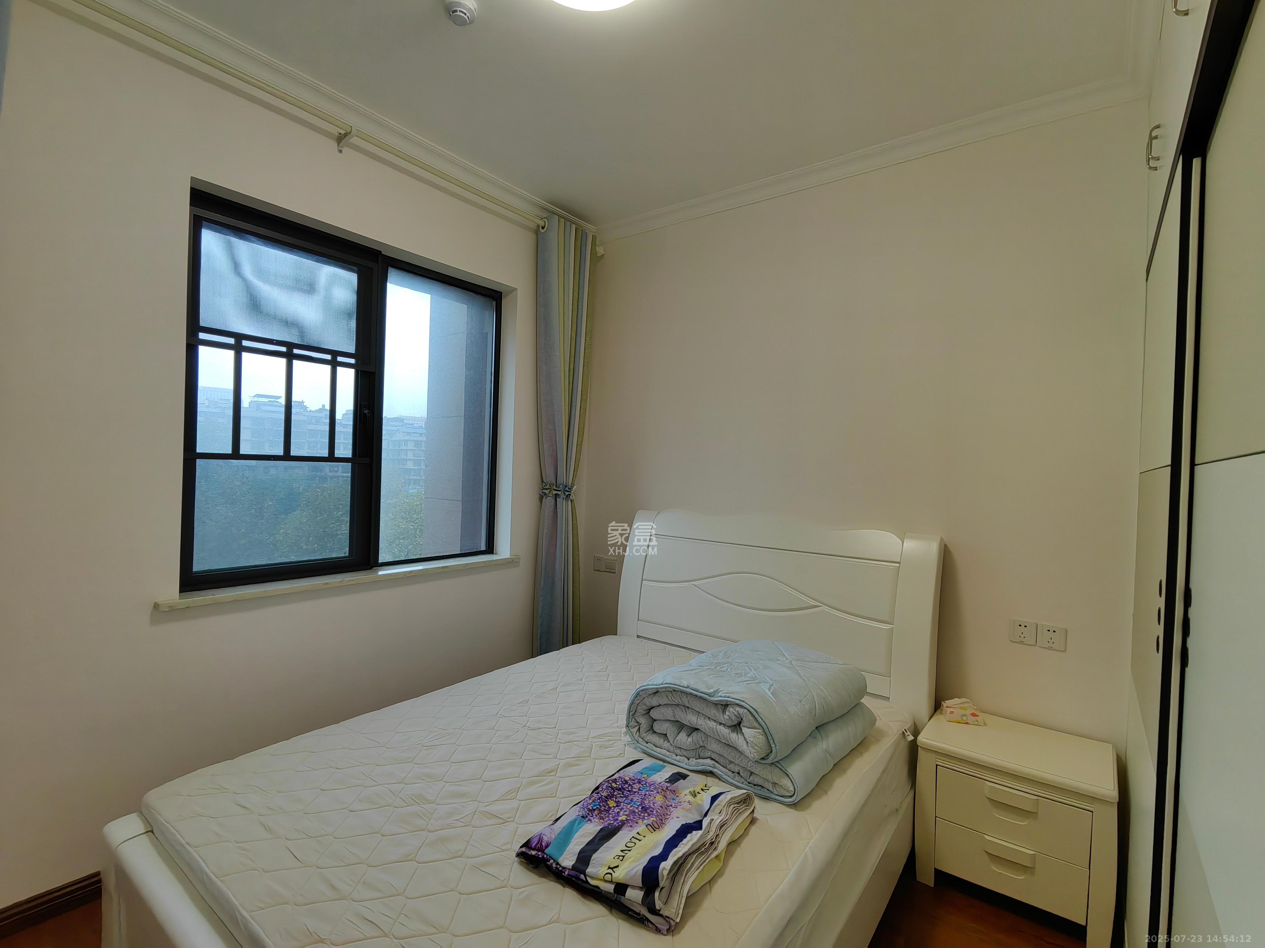 中建梅溪湖中心  4室2厅2卫   3500.00元/月室内图