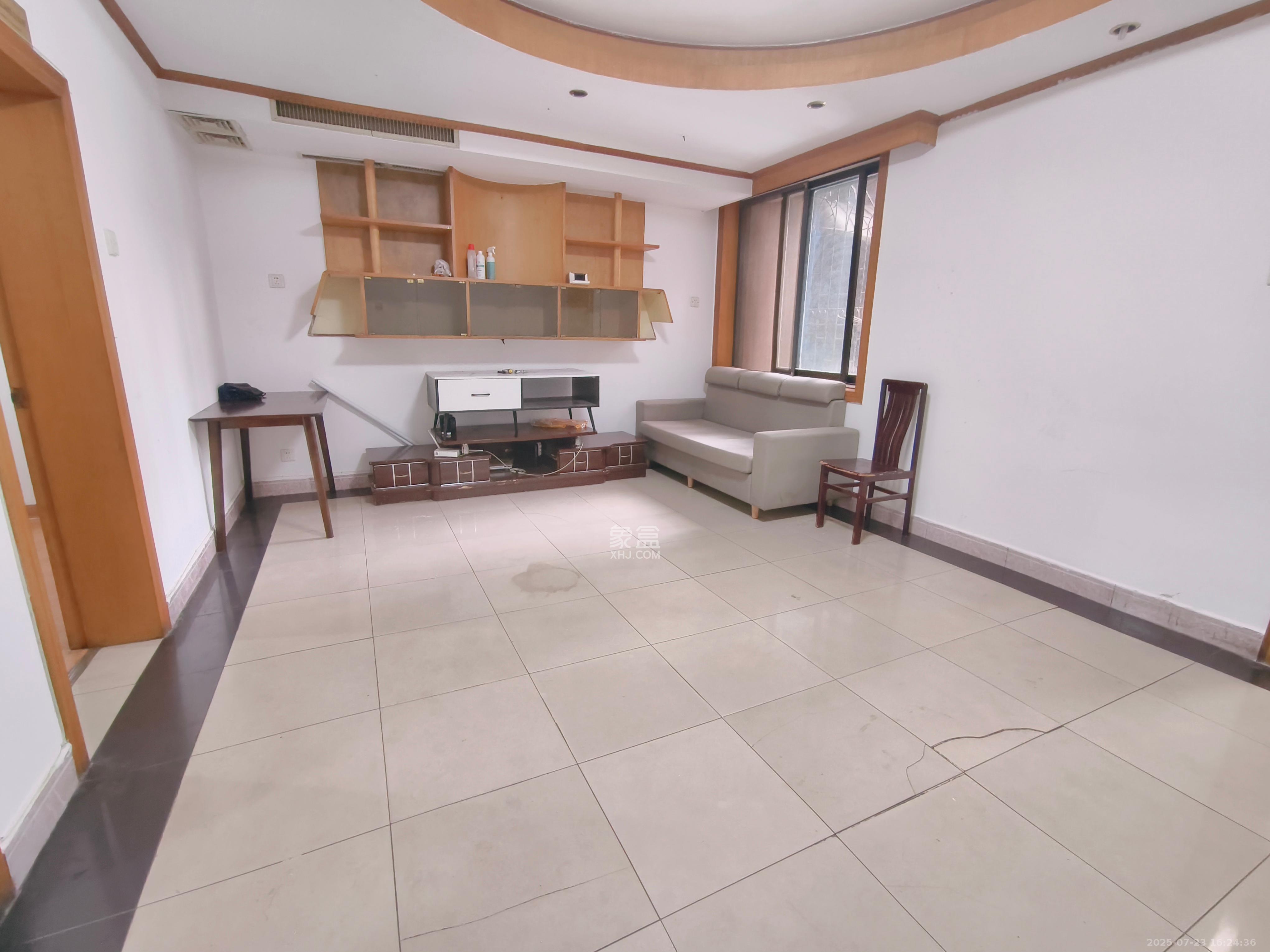 国立投资公司宿舍 3室2厅1卫 2100.0元/月 国立投资公司宿舍 3室2厅1卫 2100.0元/月室内图