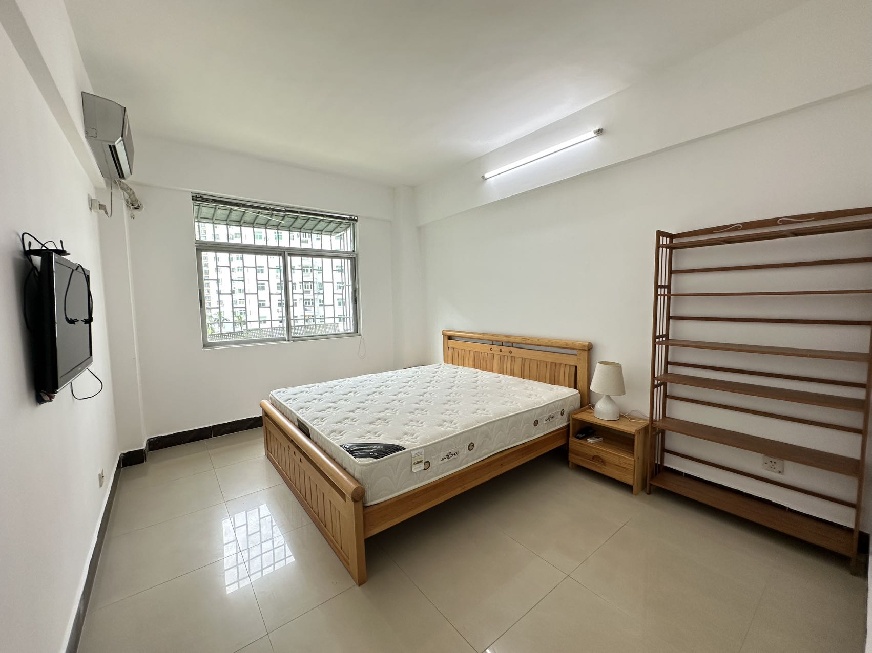 交警总队公寓 3室2厅1卫 2400.0元/月 交警总队公寓 3室2厅1卫 2400.0元/月室内图