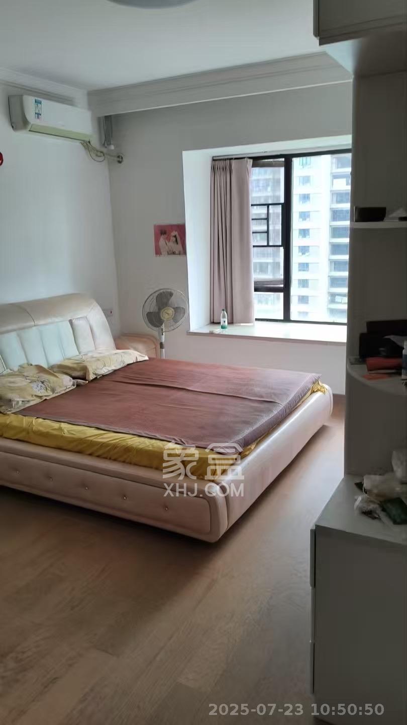 越秀亲爱里 5室2厅2卫 3200.0元/月 越秀亲爱里 5室2厅2卫 3200.0元/月室内图