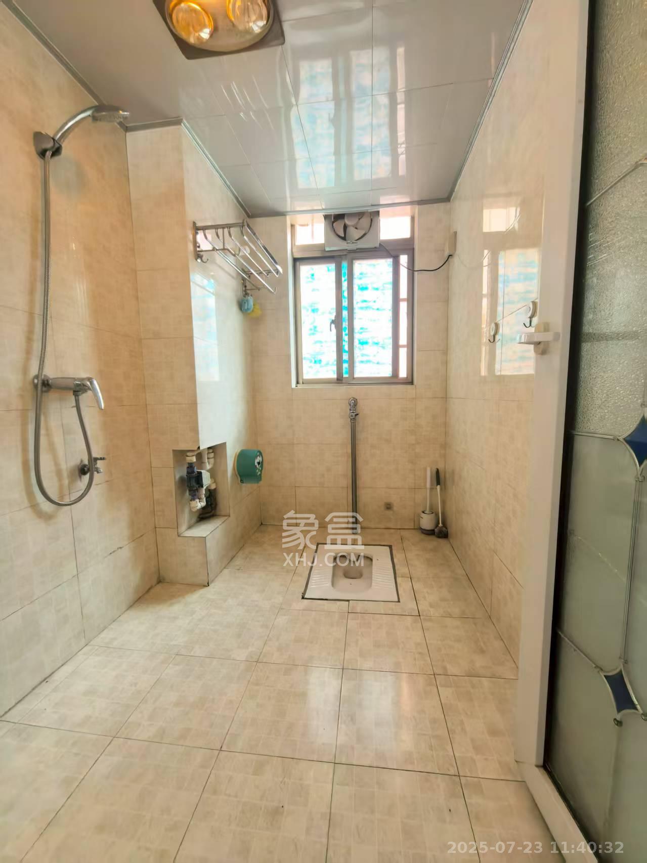 中天枫景园 4室2厅2卫 5500.0元/月 中天枫景园 4室2厅2卫 5500.0元/月室内图