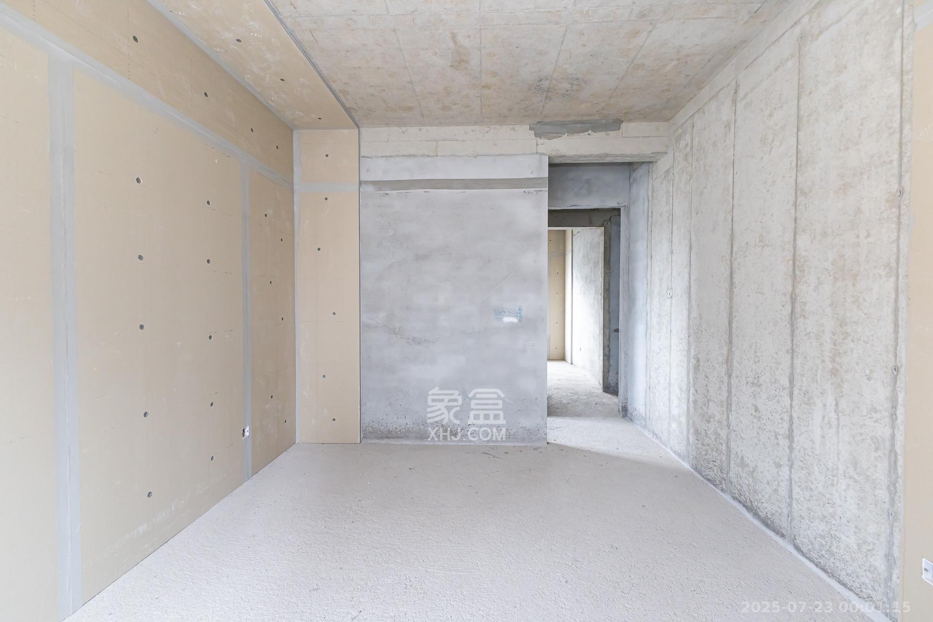 润和湘江天地E区 4室2厅3卫 160.0万 润和湘江天地E区 4室2厅3卫 160.0万卧室