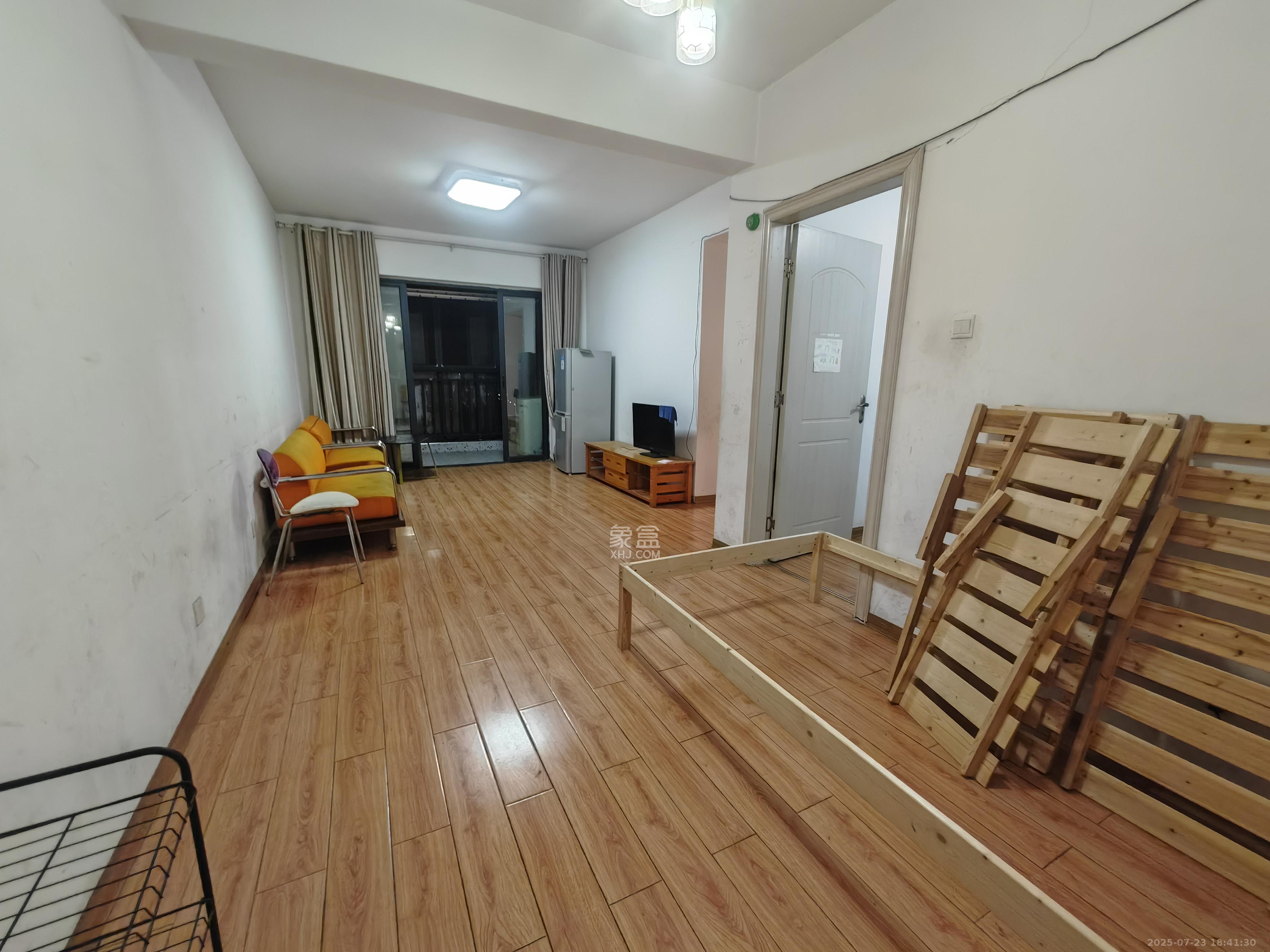 钰龙天下一期  2室1厅1卫   1500.00元/月室内图