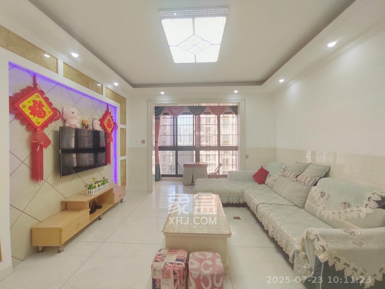 嘉顺苑 3室3厅2卫 2600.0元/月 嘉顺苑 3室3厅2卫 2600.0元/月室内图