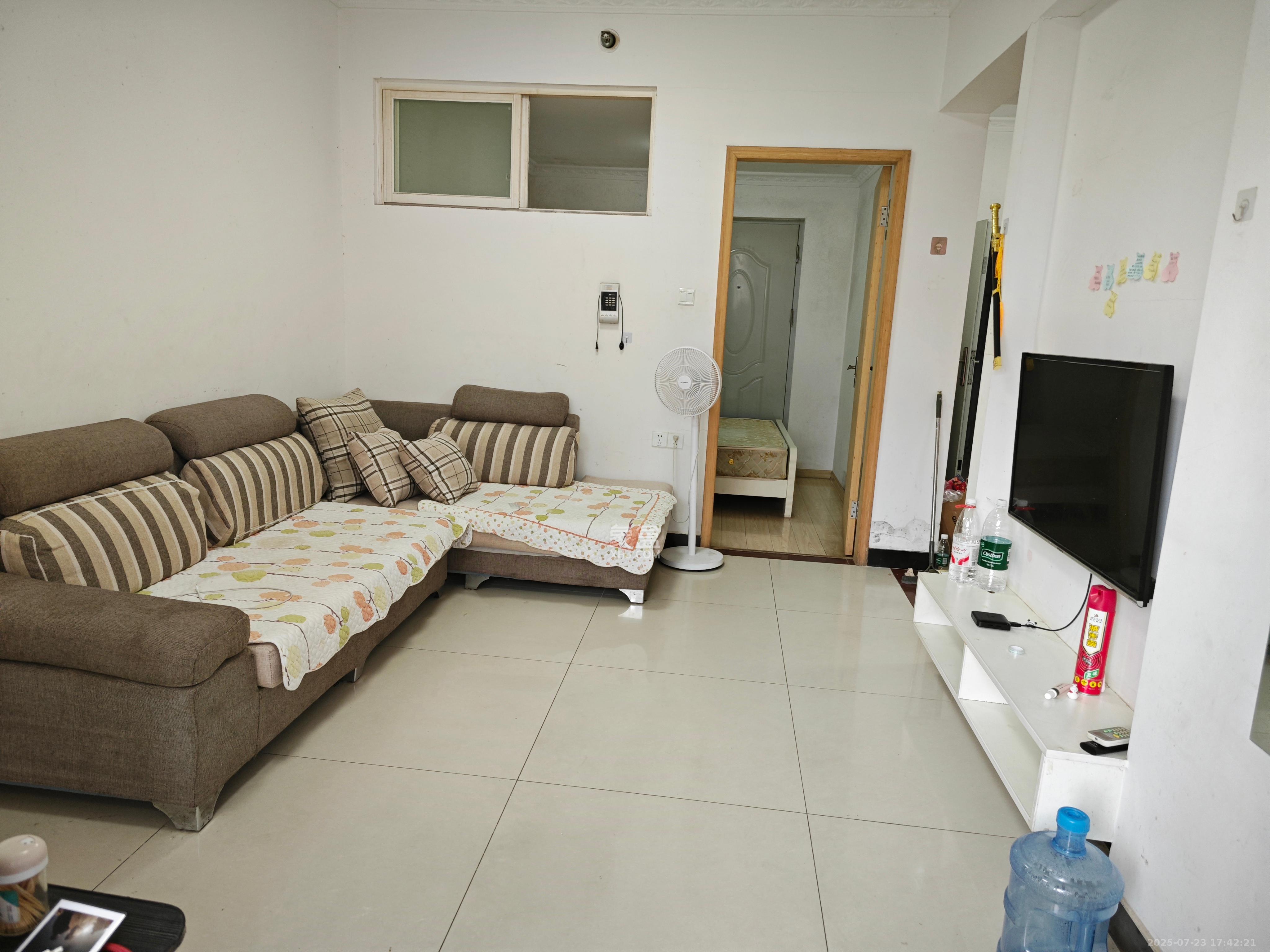 怡海星城  2室2厅1卫    1300.0元/月室内图