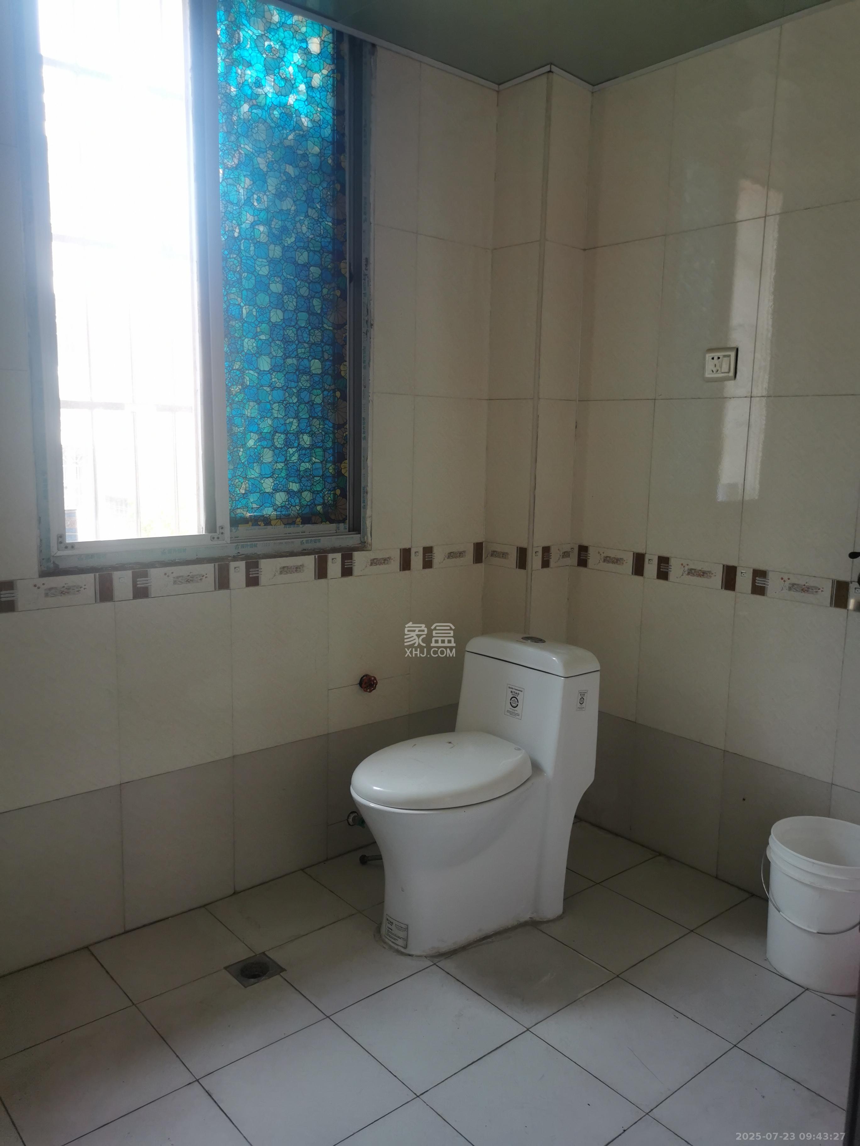 莲乡公寓  4室2厅1卫    1500.0元/月 莲乡公寓  4室2厅1卫    1500.0元/月室内图