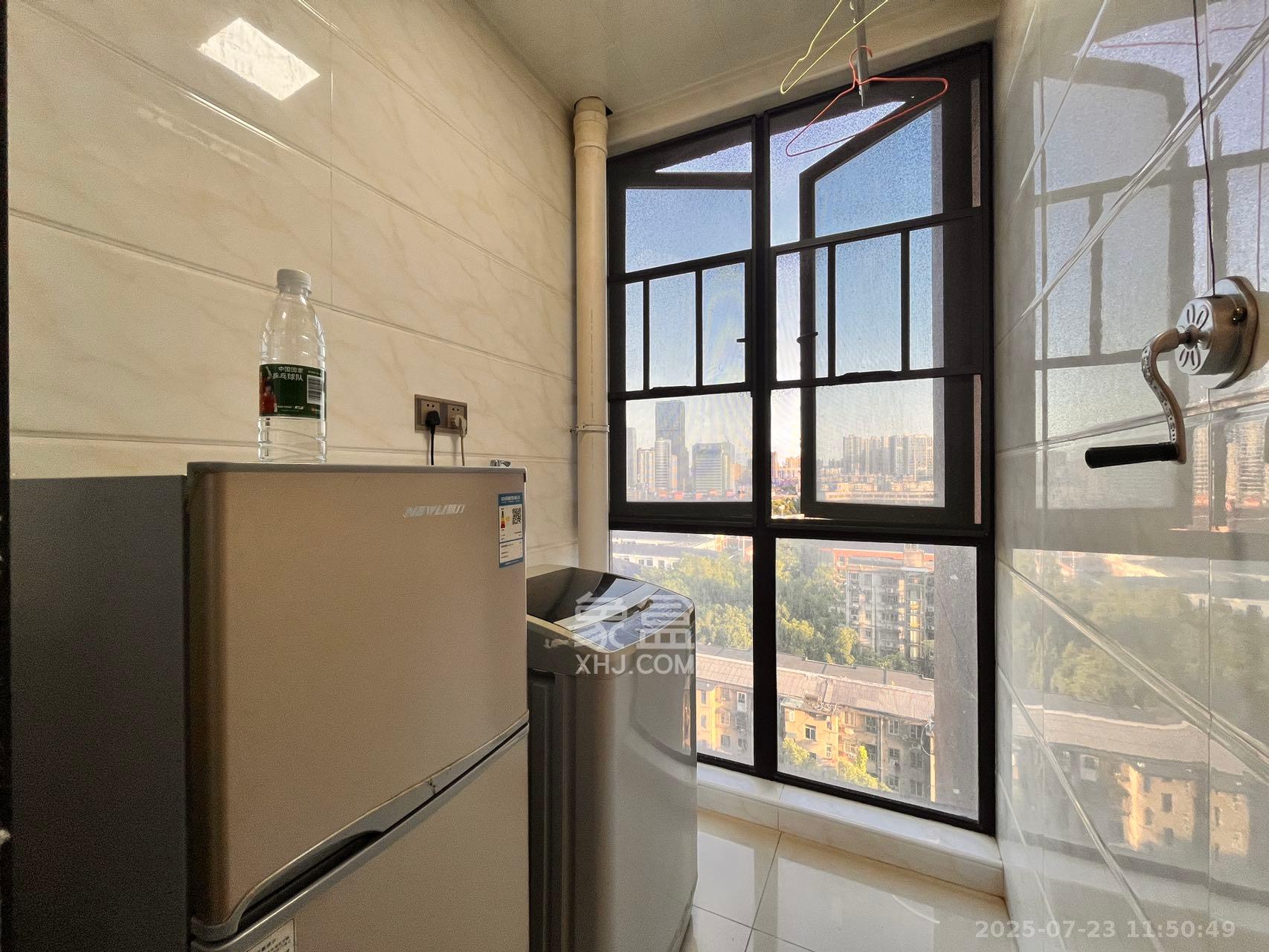 荣悦台 1室1厅1卫 2500.0元/月 荣悦台 1室1厅1卫 2500.0元/月室内图