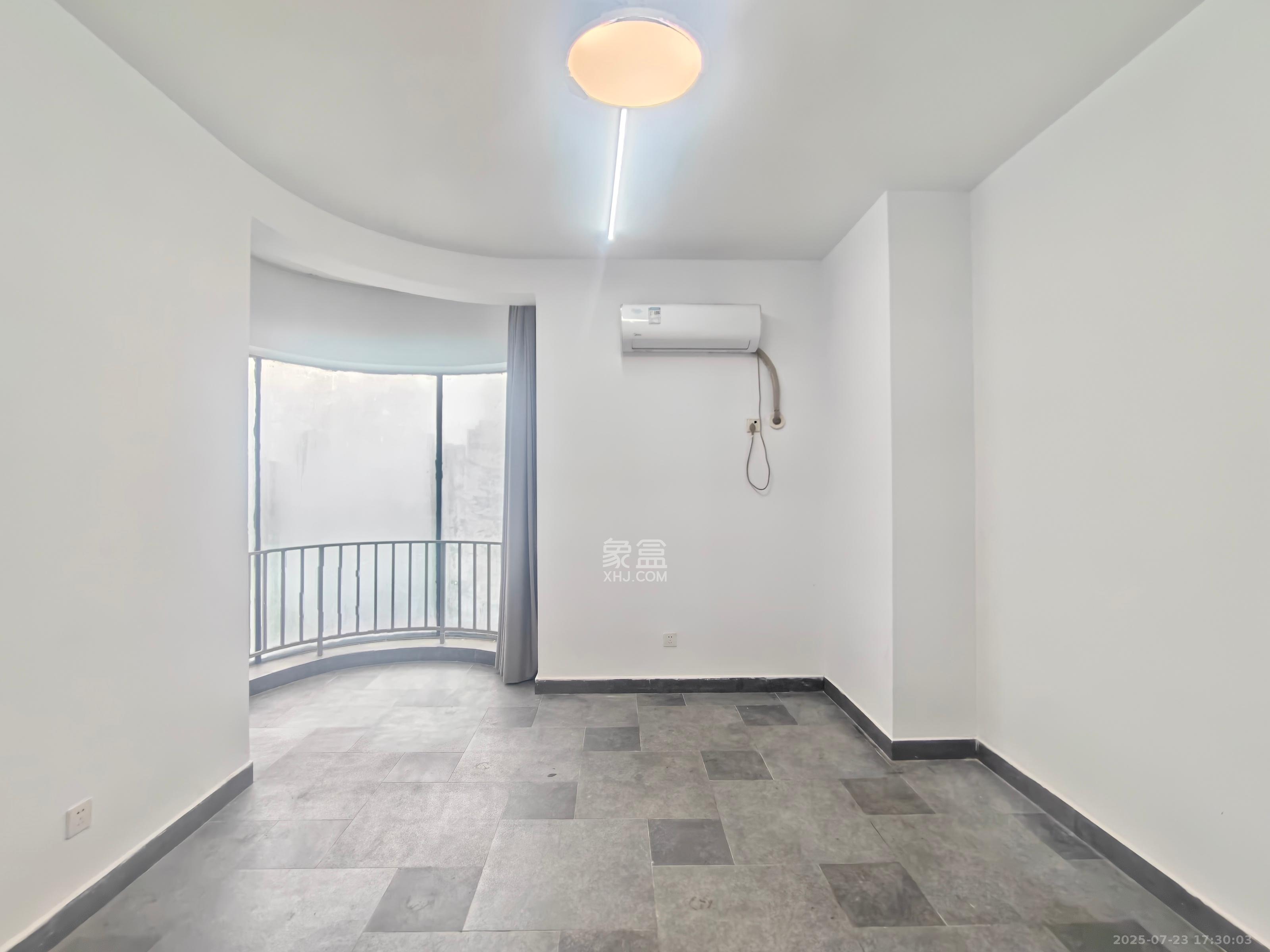 建鸿达现代城 2室1厅1卫 3300.0元/月 建鸿达现代城 2室1厅1卫 3300.0元/月室内图