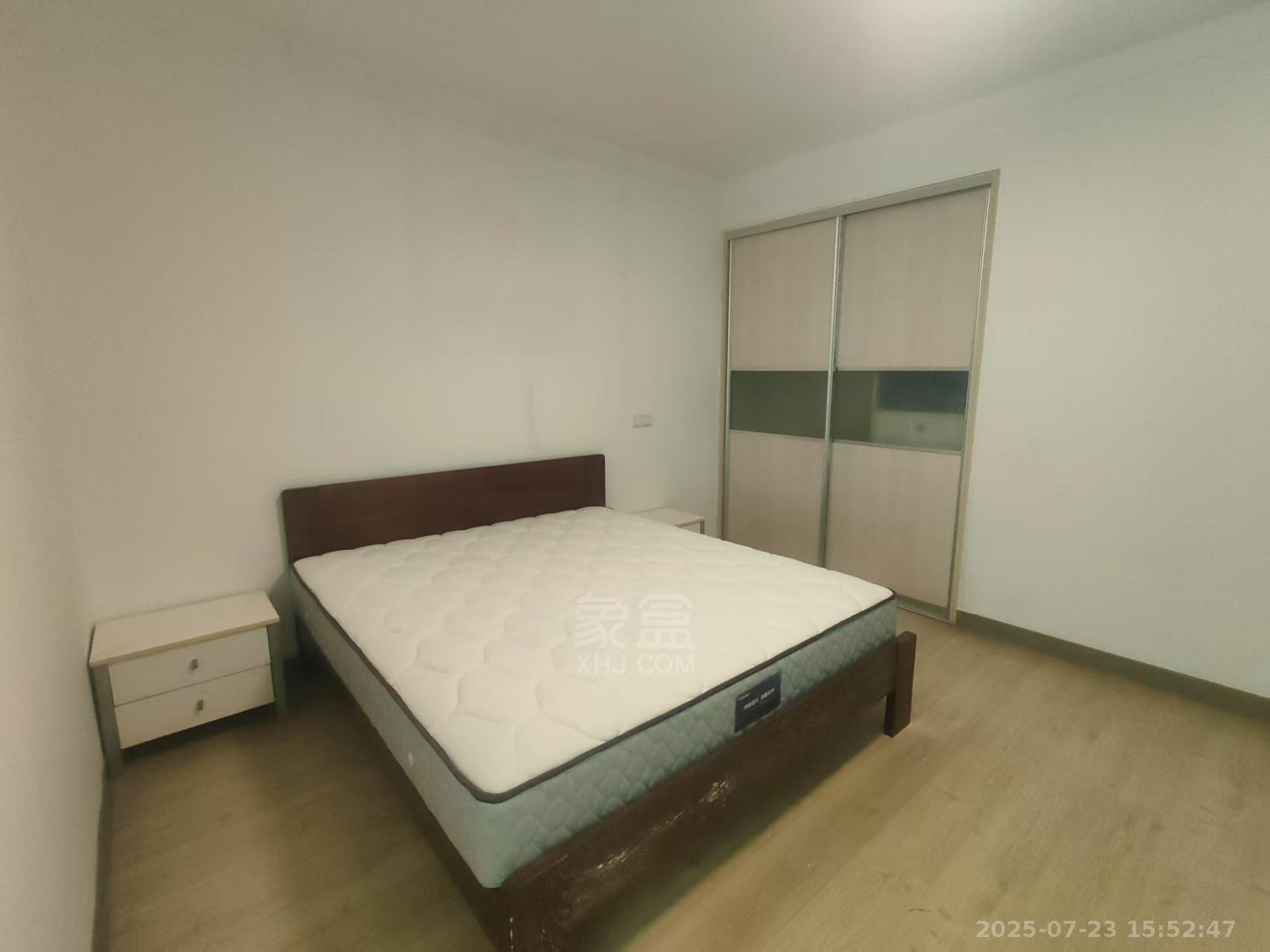 湘银小区  3室2厅2卫   1500.00元/月室内图