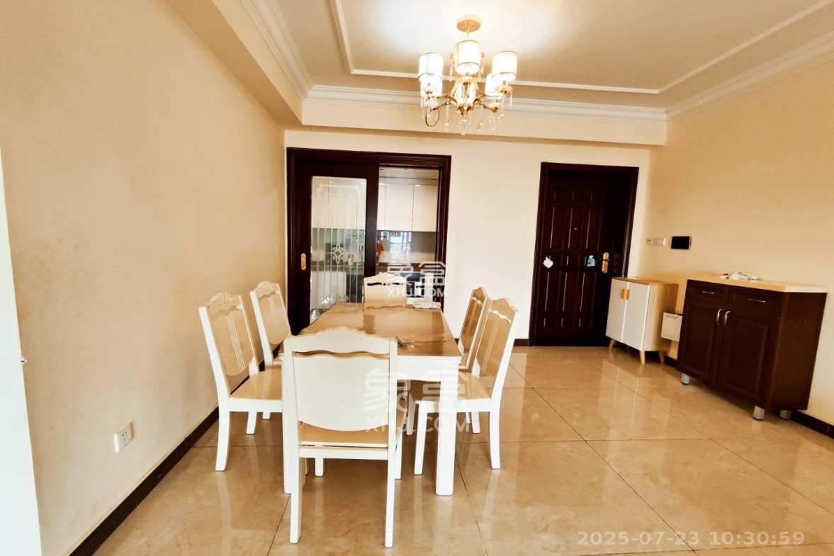 恒大御景半岛锦绣苑 3室2厅2卫 2500.0元/月 恒大御景半岛锦绣苑 3室2厅2卫 2500.0元/月室内图