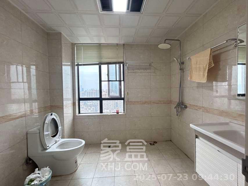 荣悦台  3室2厅2卫   2000.00元/月室内图