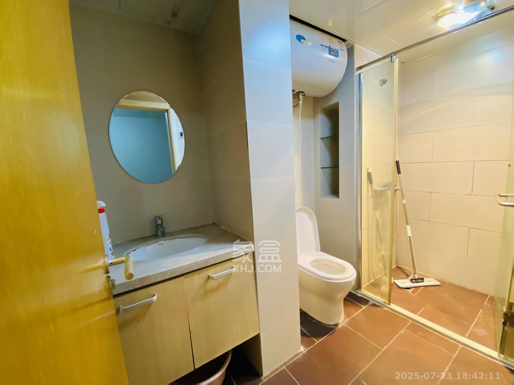 北辰三角洲E5区  1室1厅1卫    2000.0元/月室内图