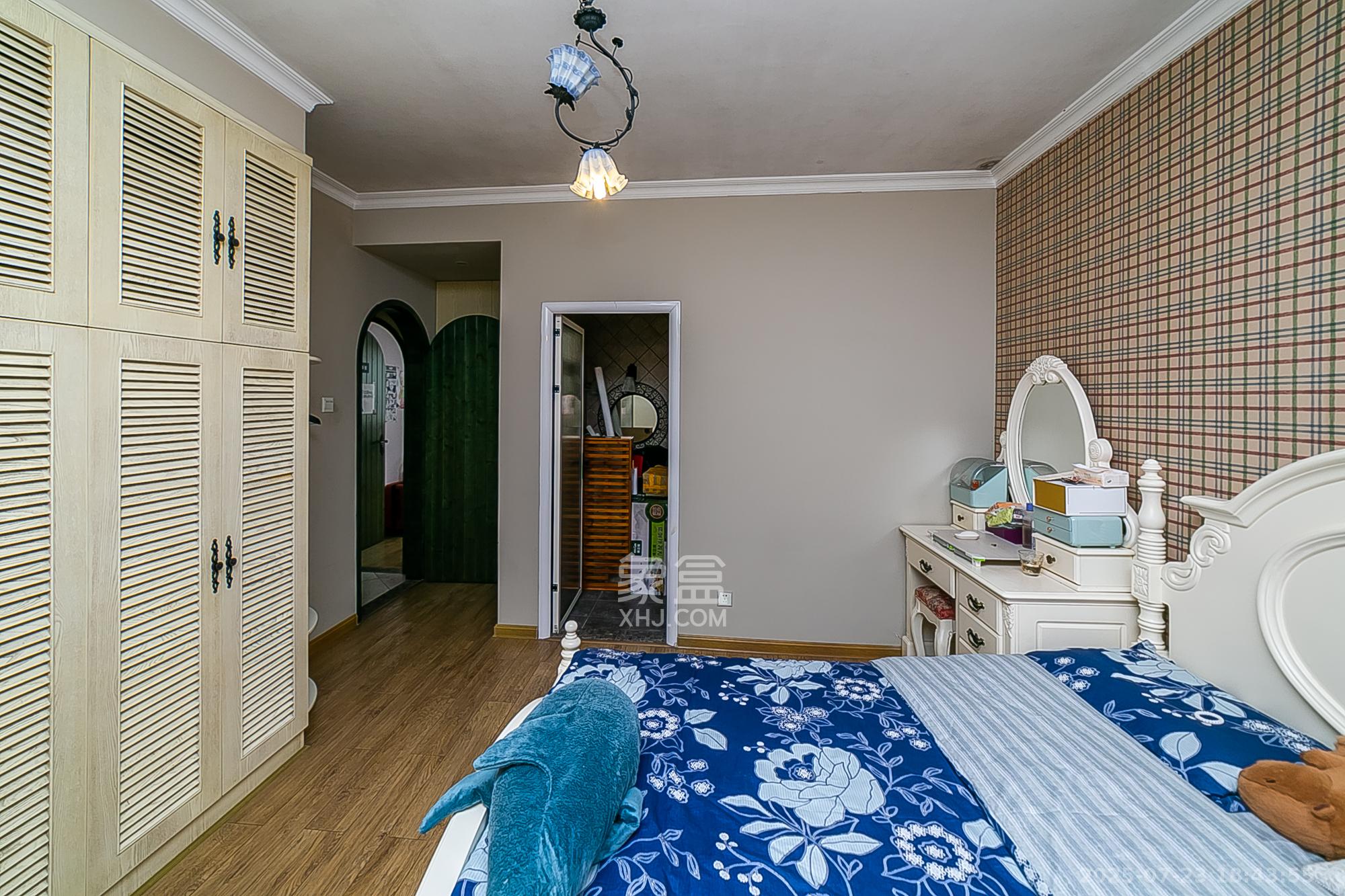 金碧文华 3室2厅1卫 88.0万 金碧文华 3室2厅1卫 88.0万卧室