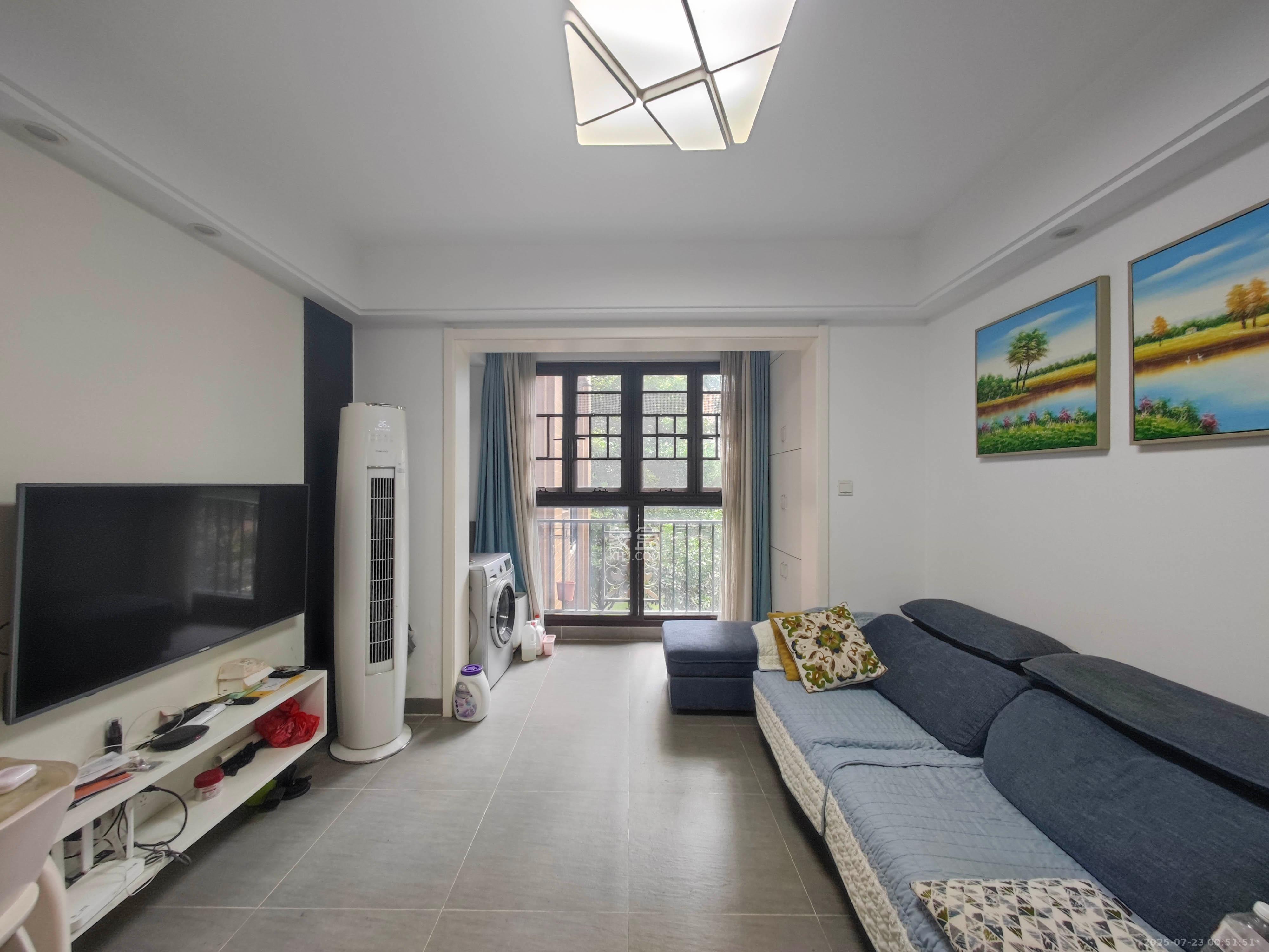 南城印象 3室2厅2卫 86.0万 南城印象 3室2厅2卫 86.0万客厅