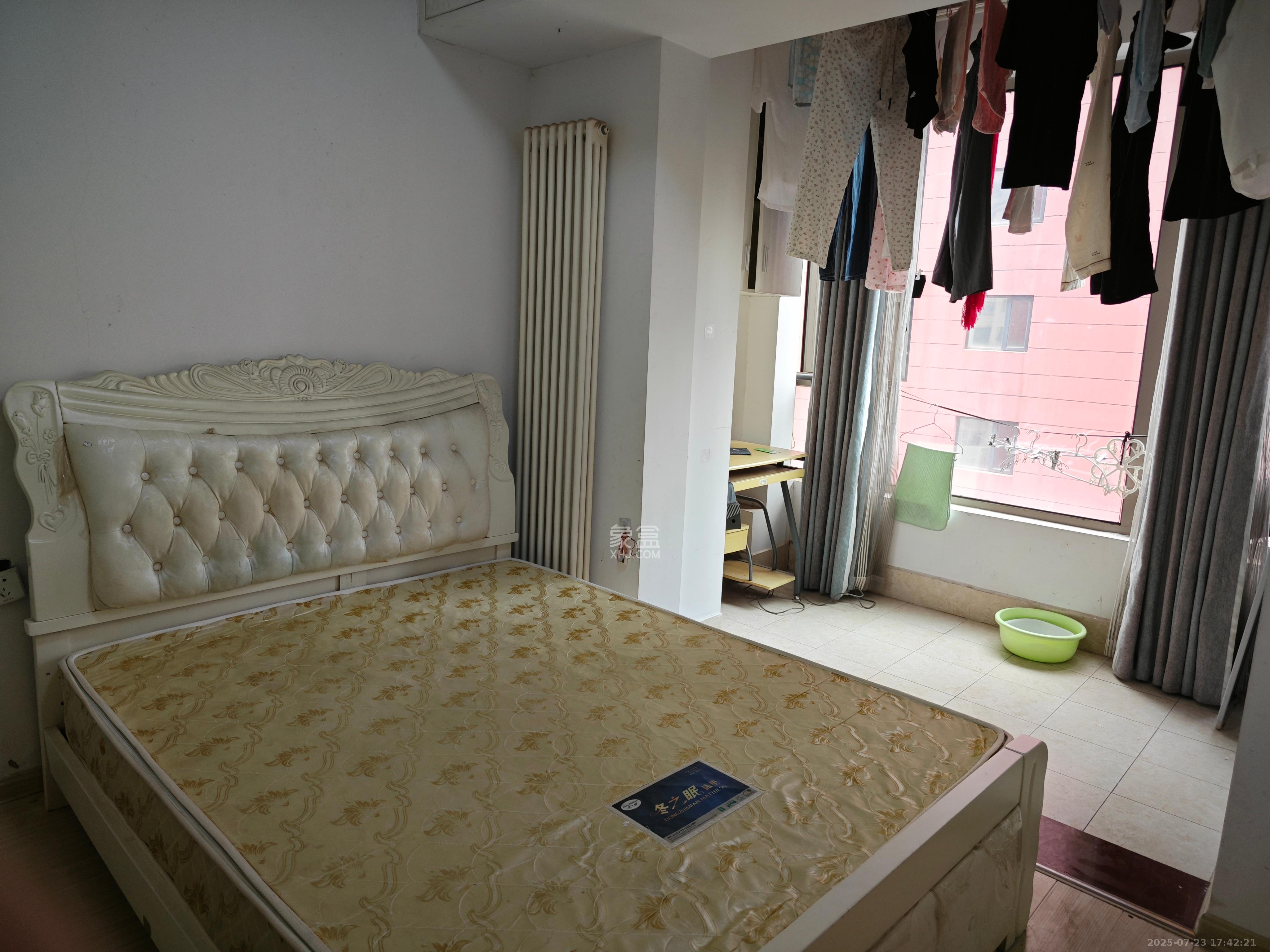 怡海星城 2室2厅1卫 1300.0元/月 怡海星城 2室2厅1卫 1300.0元/月室内图