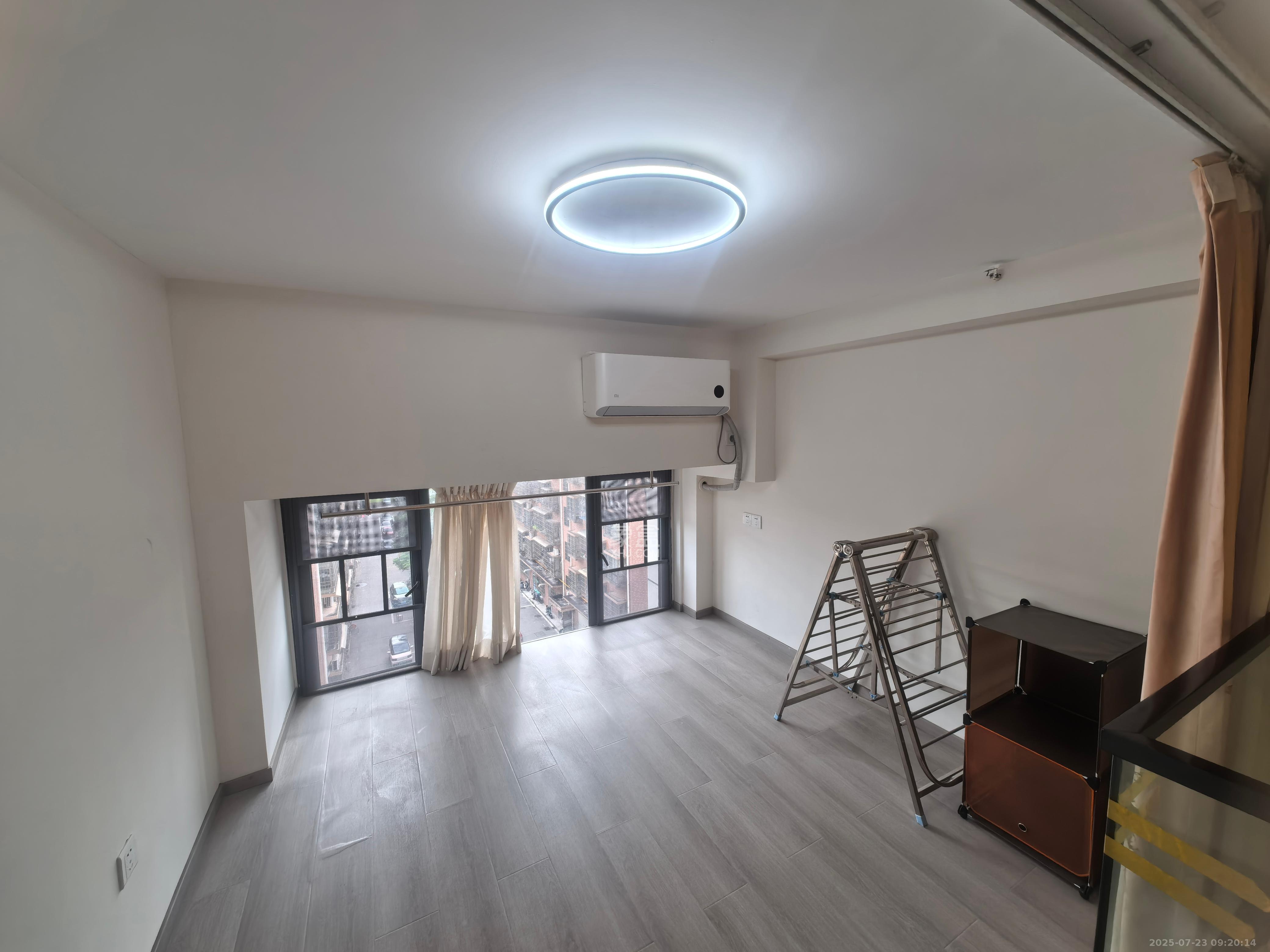 新长海D1站  1室1厅1卫    1400.0元/月 新长海D1站  1室1厅1卫    1400.0元/月室内图