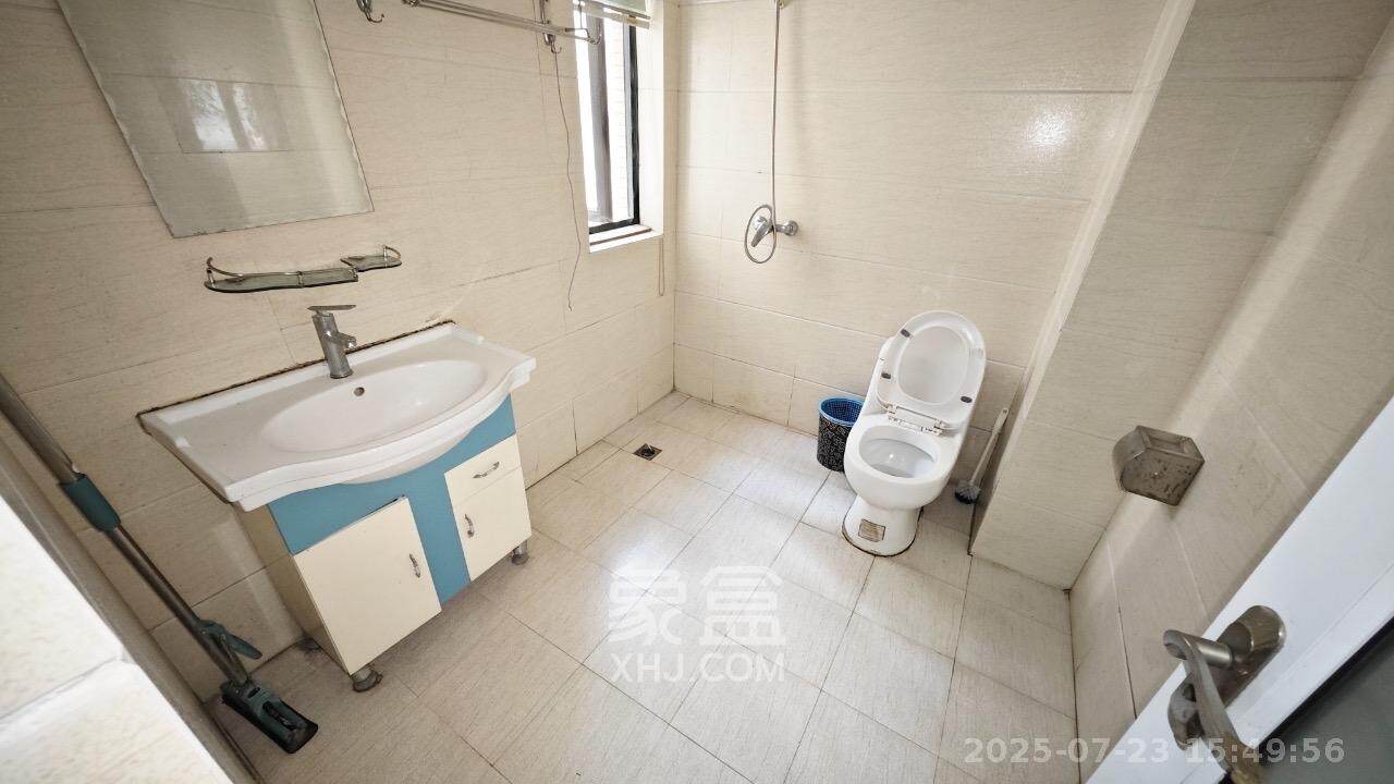 长大卧琥  3室2厅2卫   2900.00元/月室内图