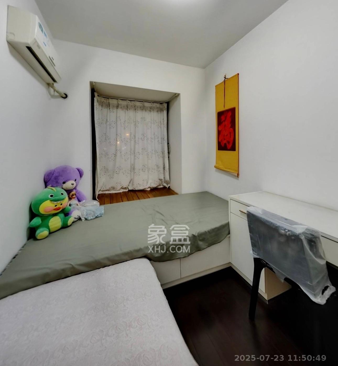 藏珑湖上国际花园 4室2厅2卫 3400.0元/月 藏珑湖上国际花园 4室2厅2卫 3400.0元/月室内图