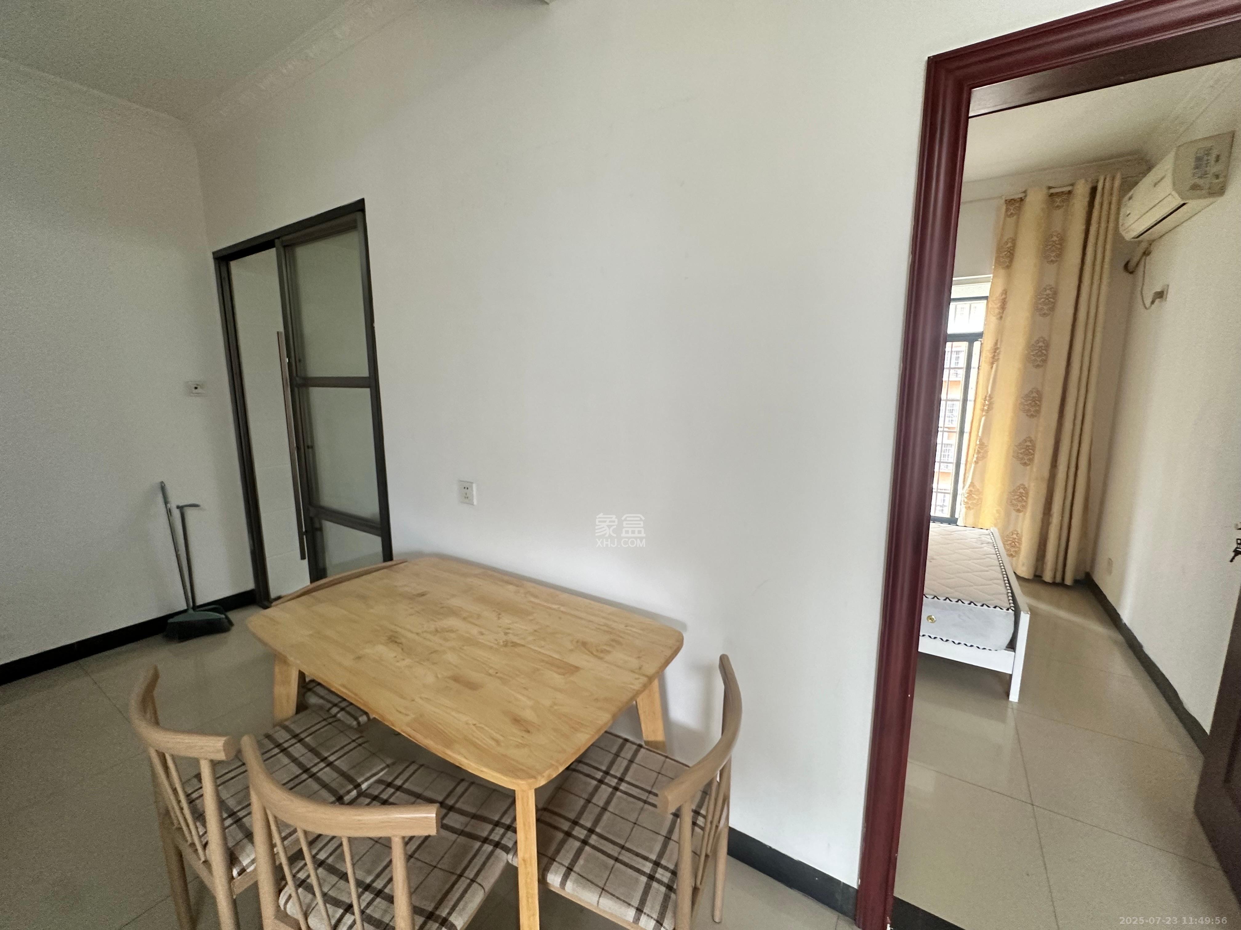 家和苑(原梅溪湖保障性住房一期)  3室1厅1卫    2200.0元/月 家和苑(原梅溪湖保障性住房一期)  3室1厅1卫    2200.0元/月室内图1