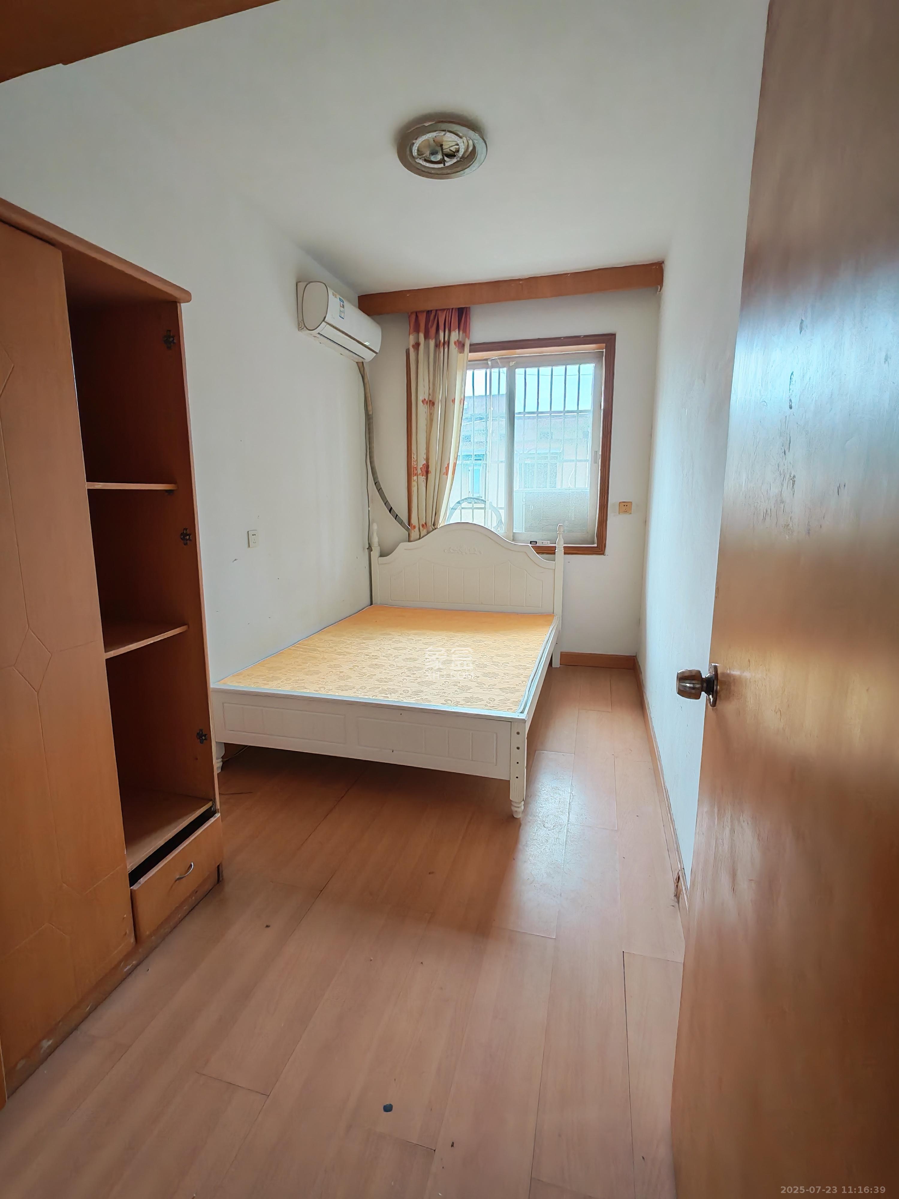 牛婆塘社区  2室1厅1卫   1300.00元/月室内图