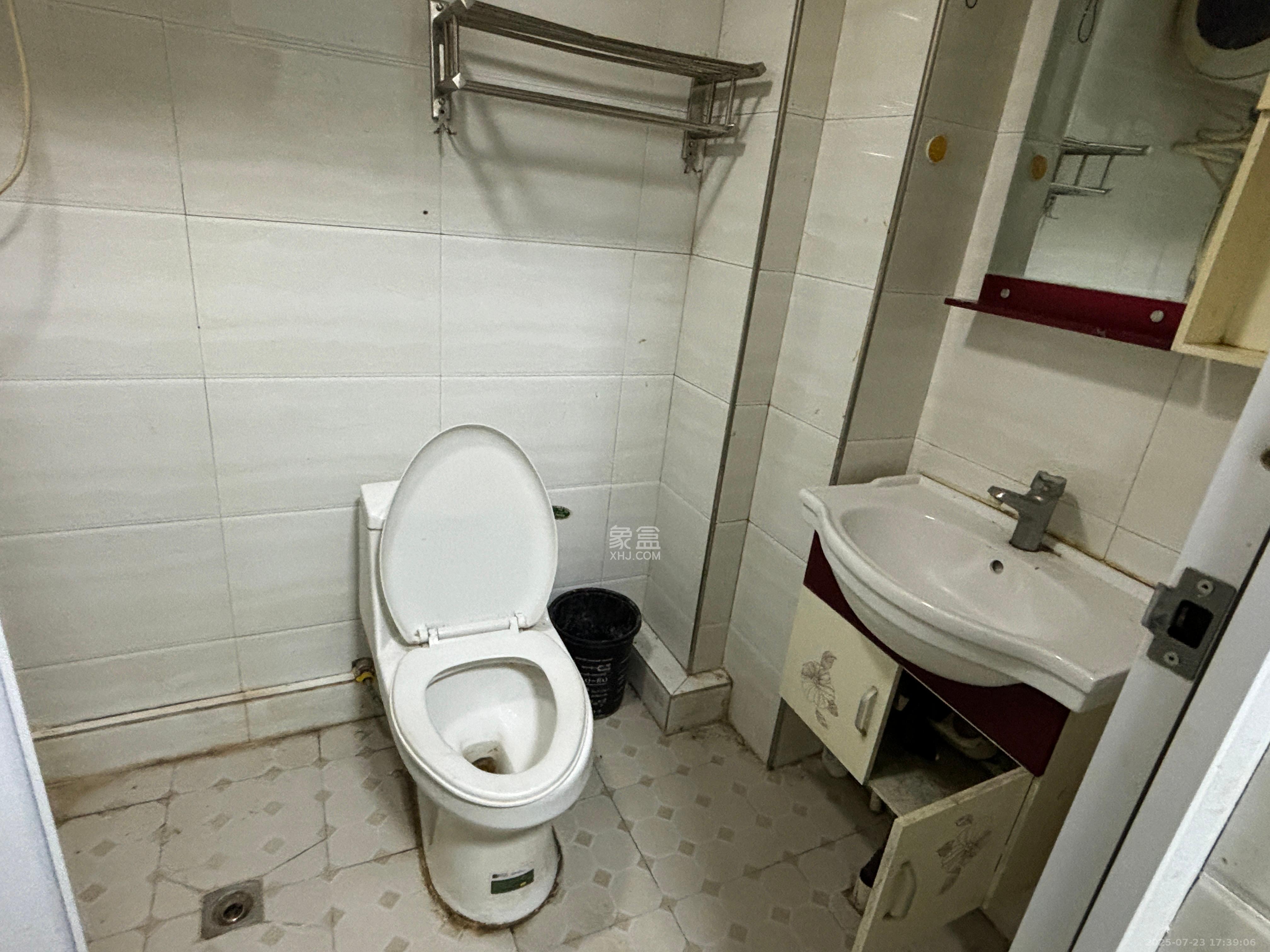 星城荣域  1室1厅1卫    1200.0元/月室内图