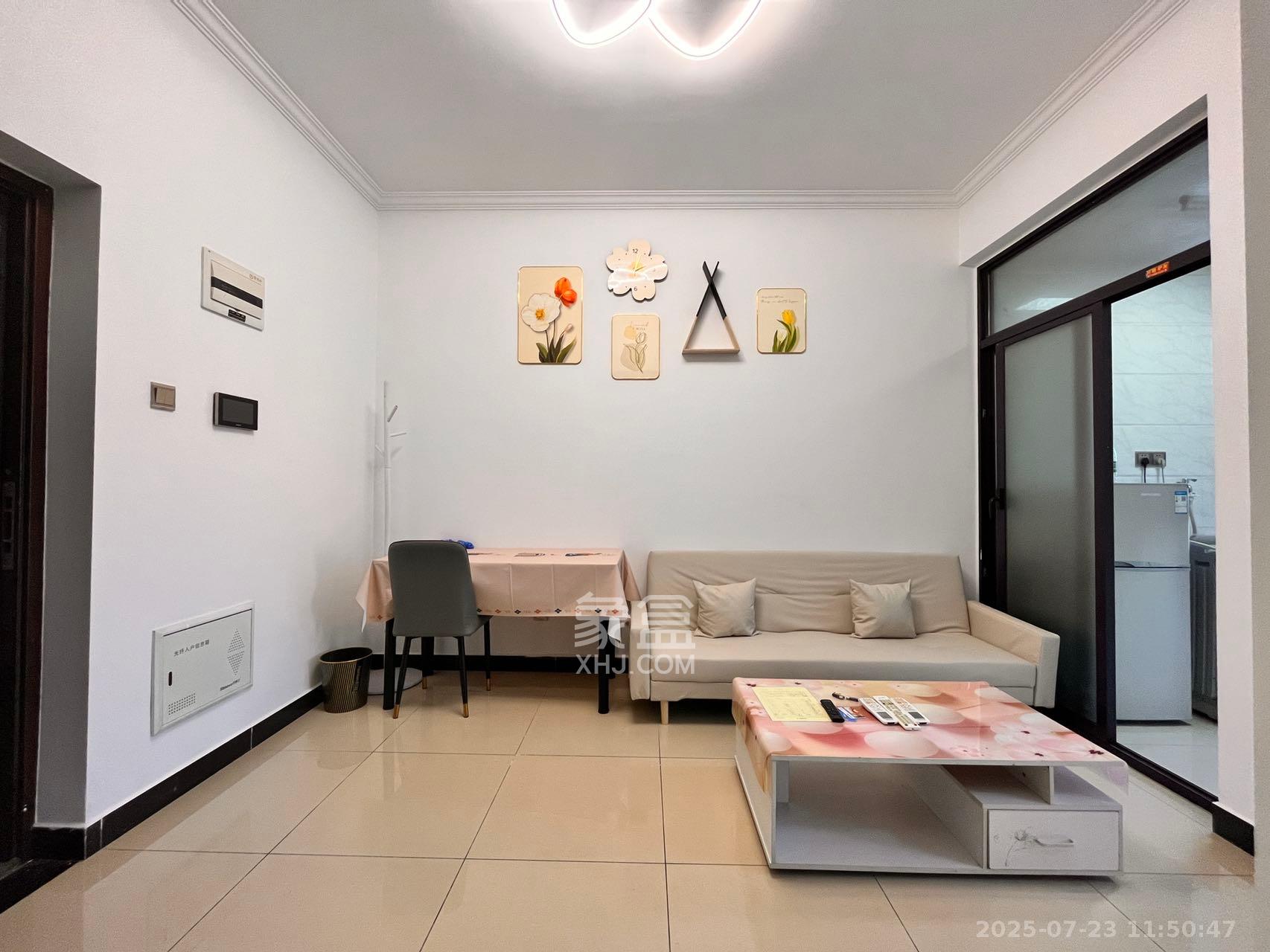 荣悦台 1室1厅1卫 2500.0元/月 荣悦台 1室1厅1卫 2500.0元/月室内图