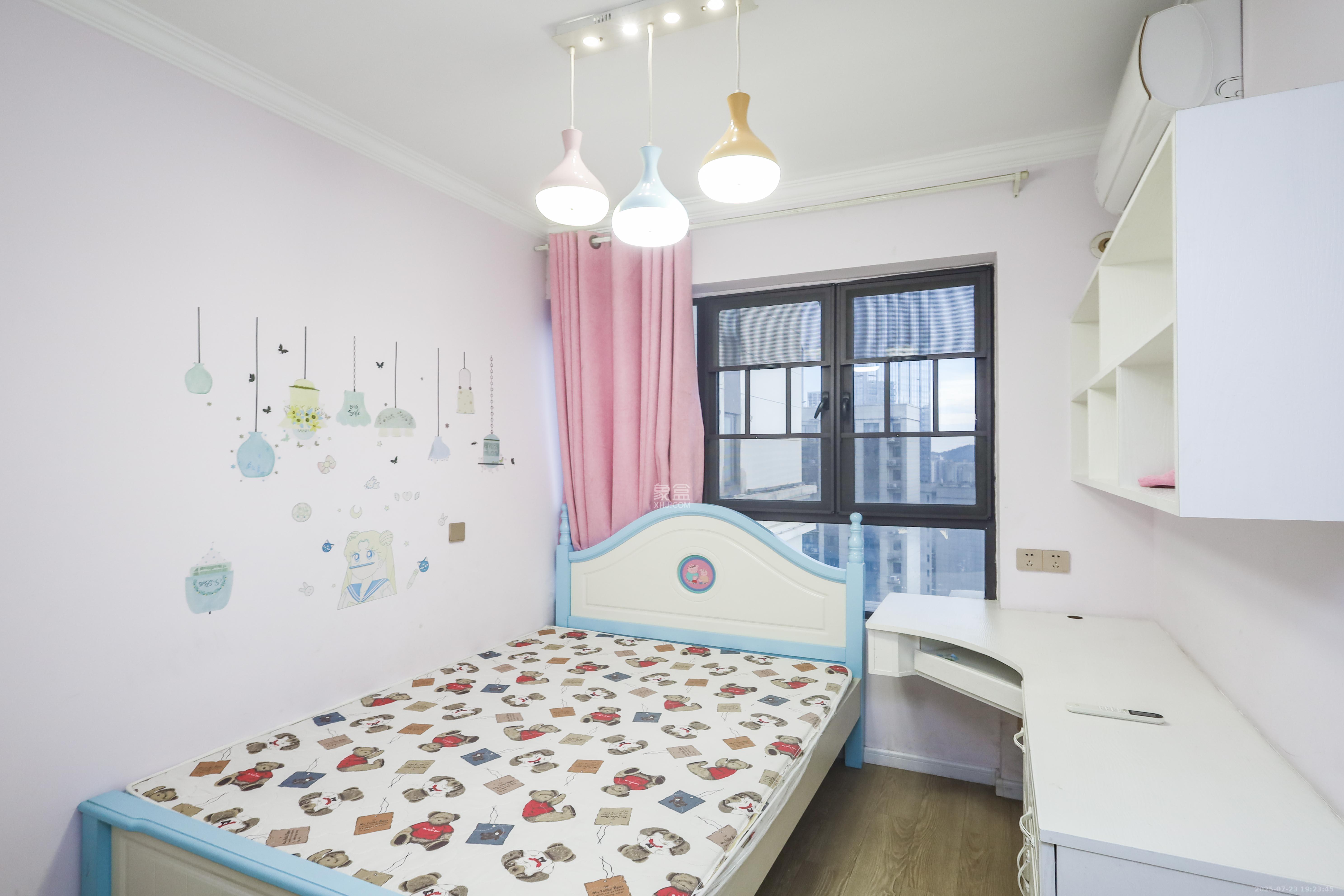 和泓梅溪四季 5室2厅2卫 205.0万 和泓梅溪四季 5室2厅2卫 205.0万卧室