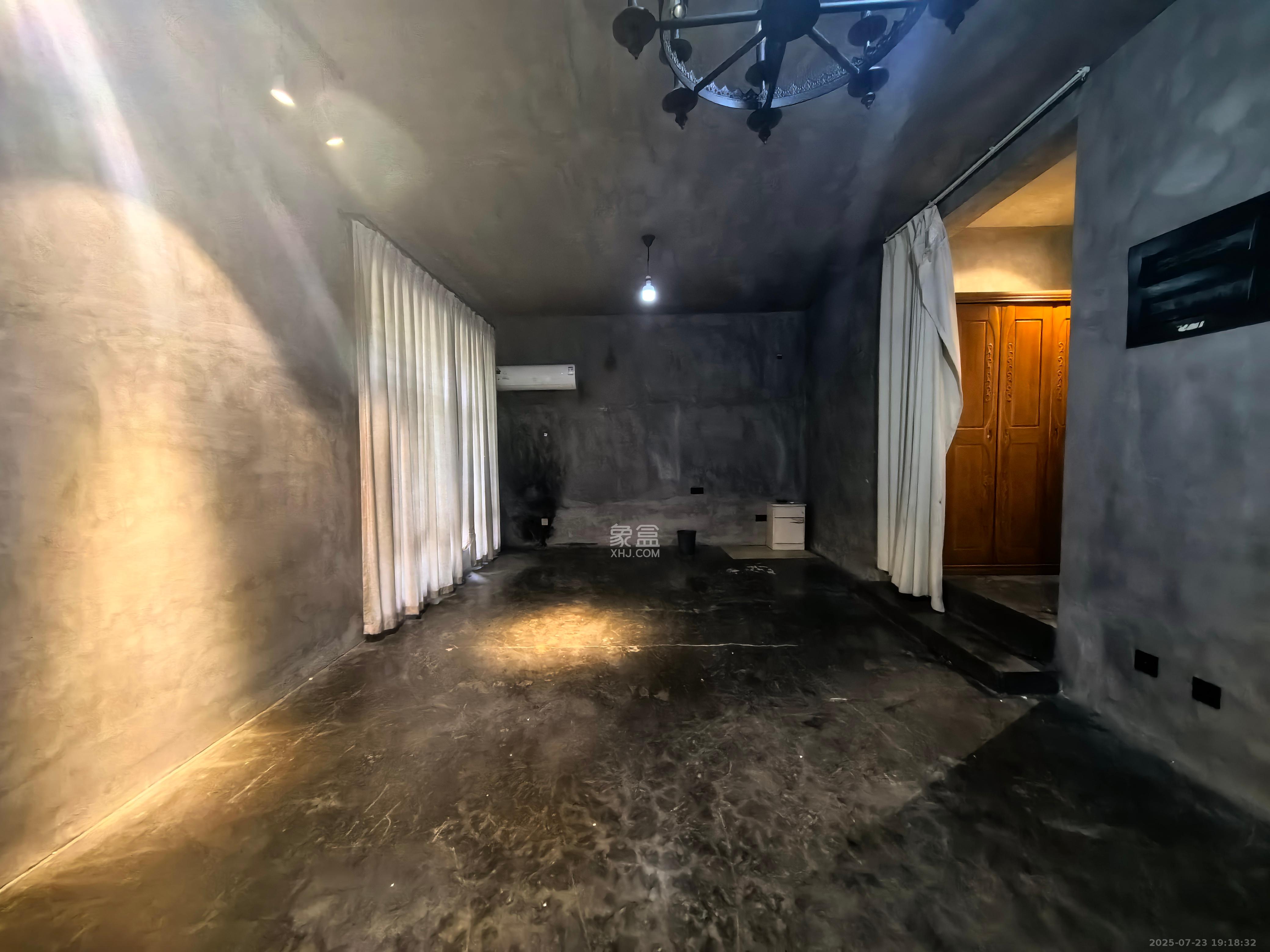 湘路家园 6室2厅3卫 2900.0元/月 湘路家园 6室2厅3卫 2900.0元/月室内图