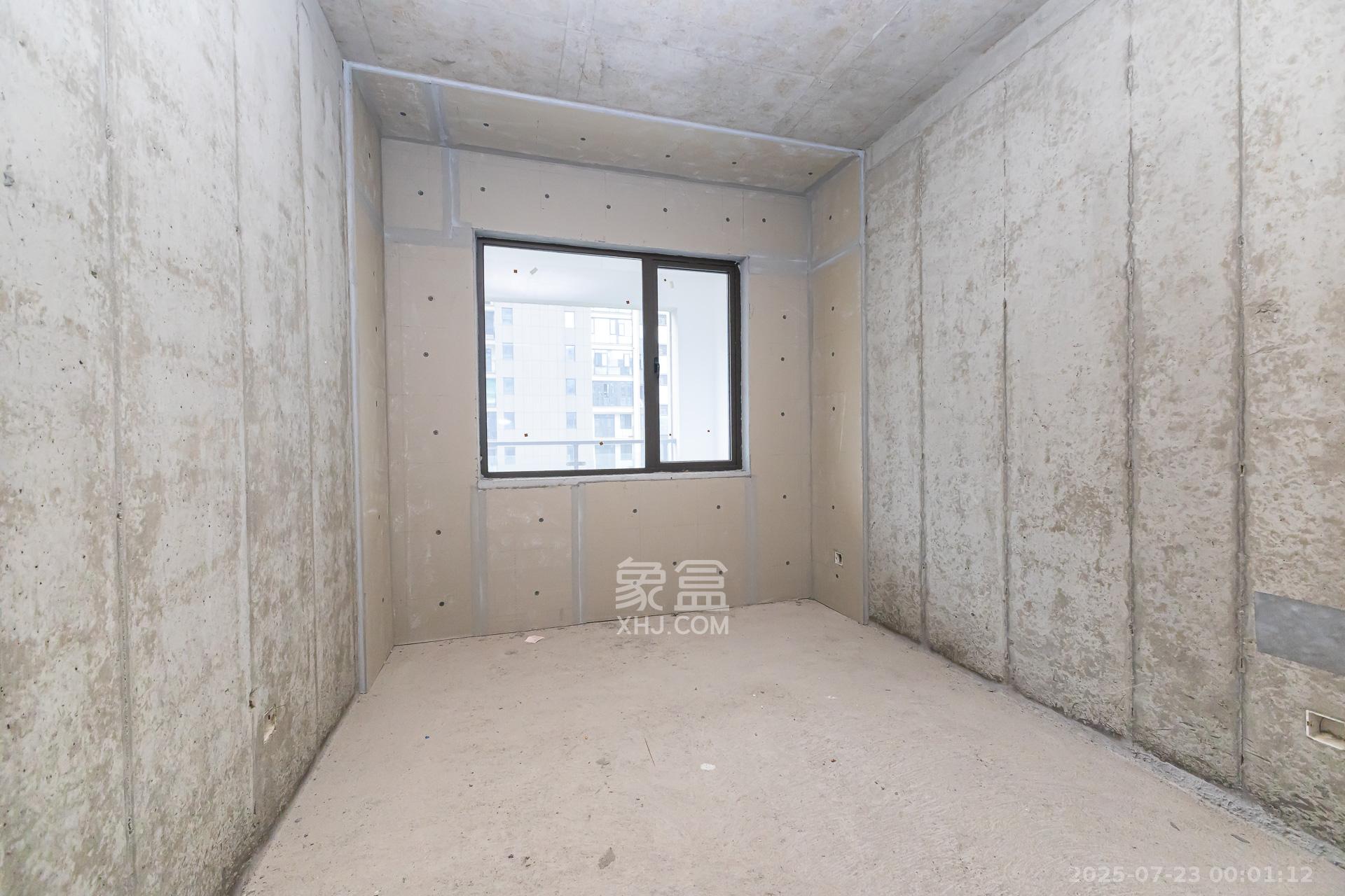 润和湘江天地E区 4室2厅3卫 160.0万 润和湘江天地E区 4室2厅3卫 160.0万卧室