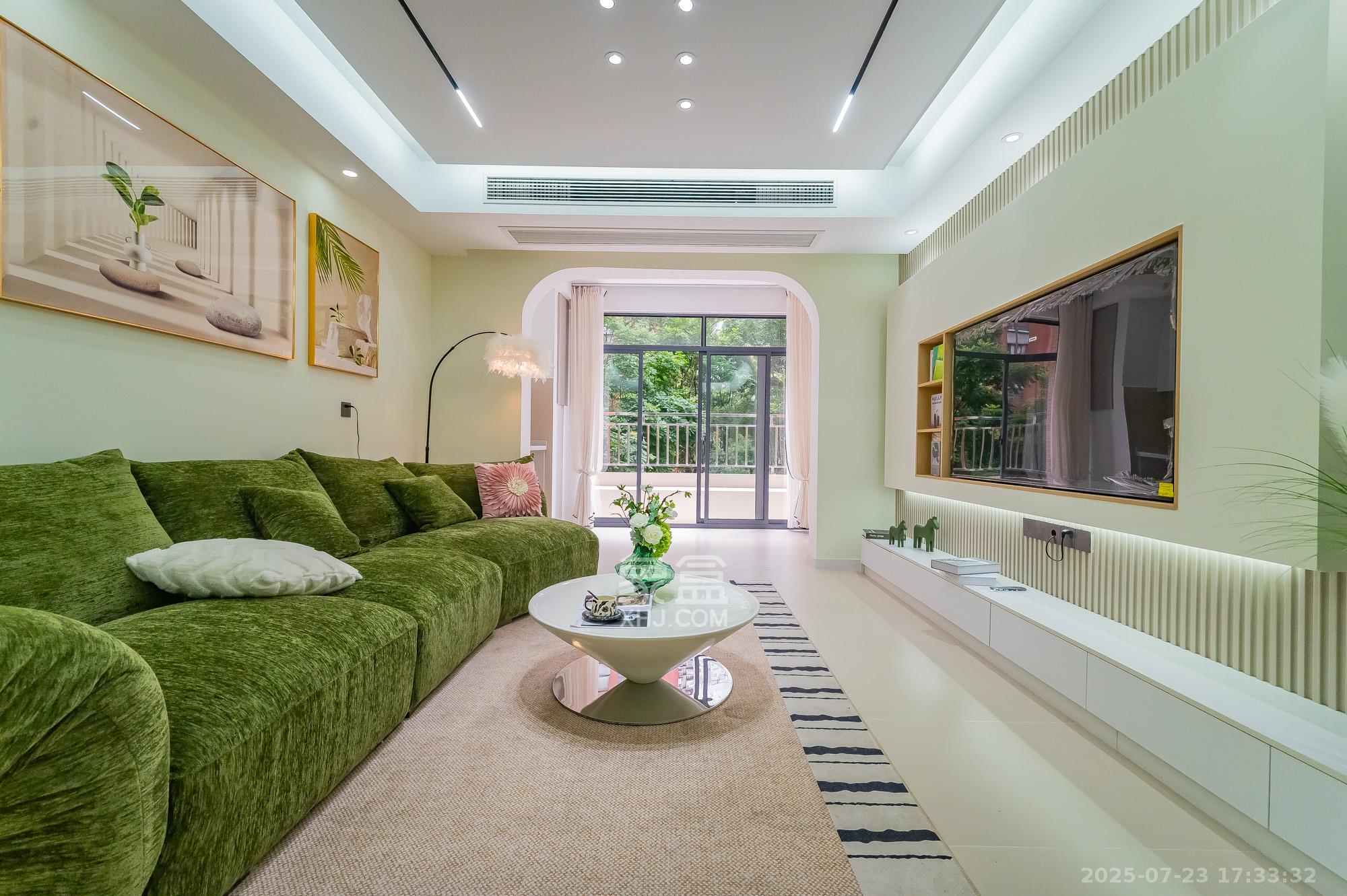 华润凤凰城二期  4室2厅1卫    82.8万室内图1