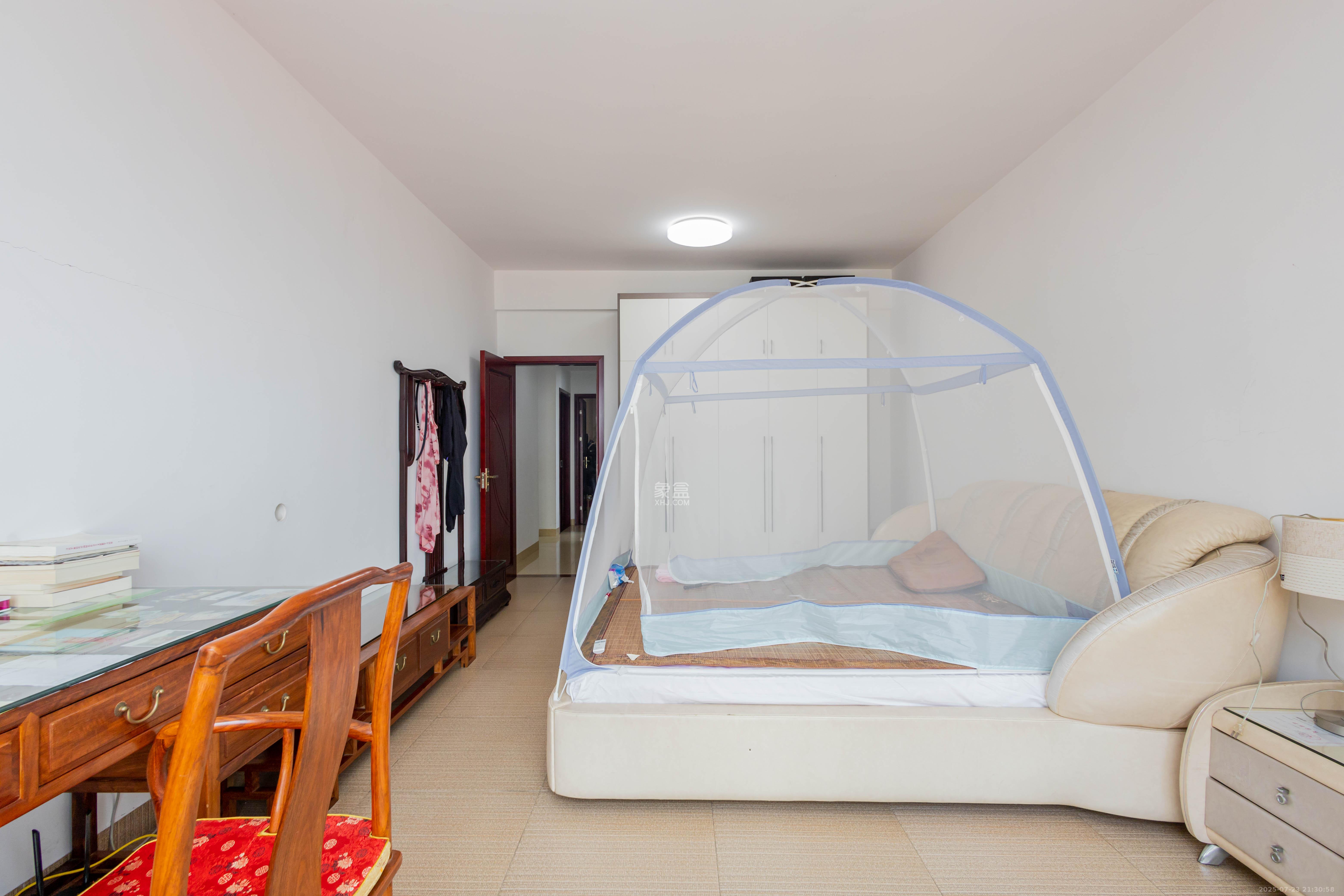 天园假日 4室2厅2卫 145.8万 天园假日 4室2厅2卫 145.8万卧室