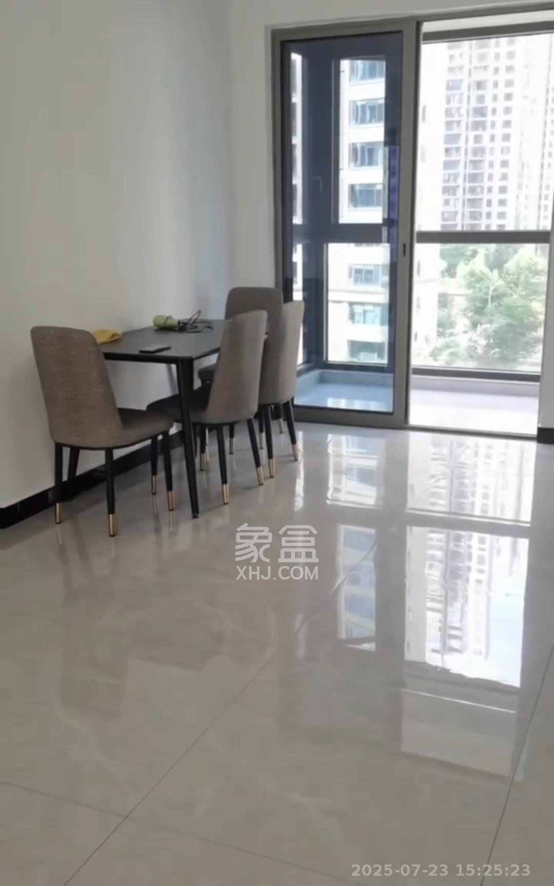 梅溪湖金茂湾  5室2厅2卫    3500.0元/月室内图