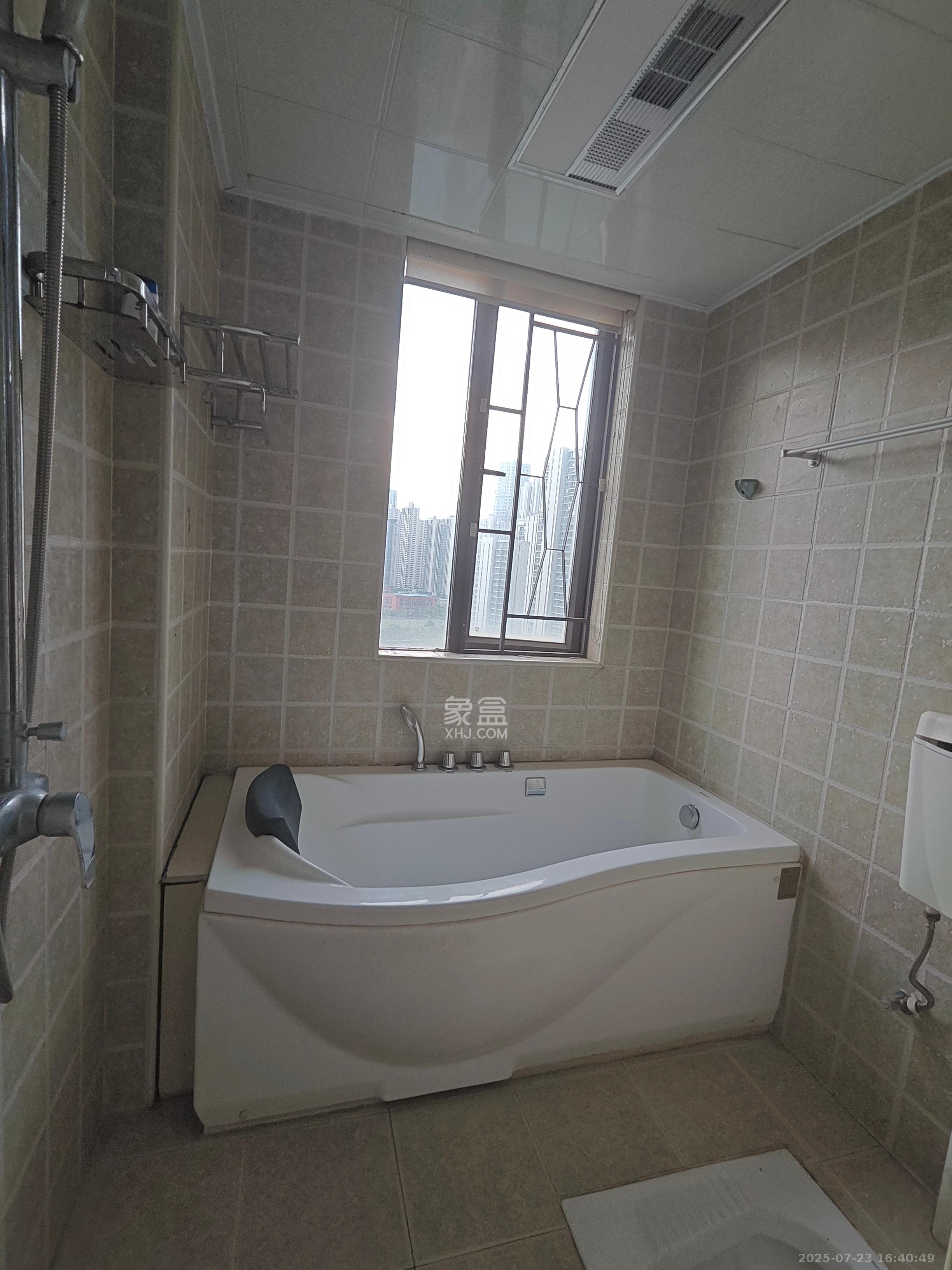 旭辉御府 3室2厅1卫 2400.0元/月 旭辉御府 3室2厅1卫 2400.0元/月室内图