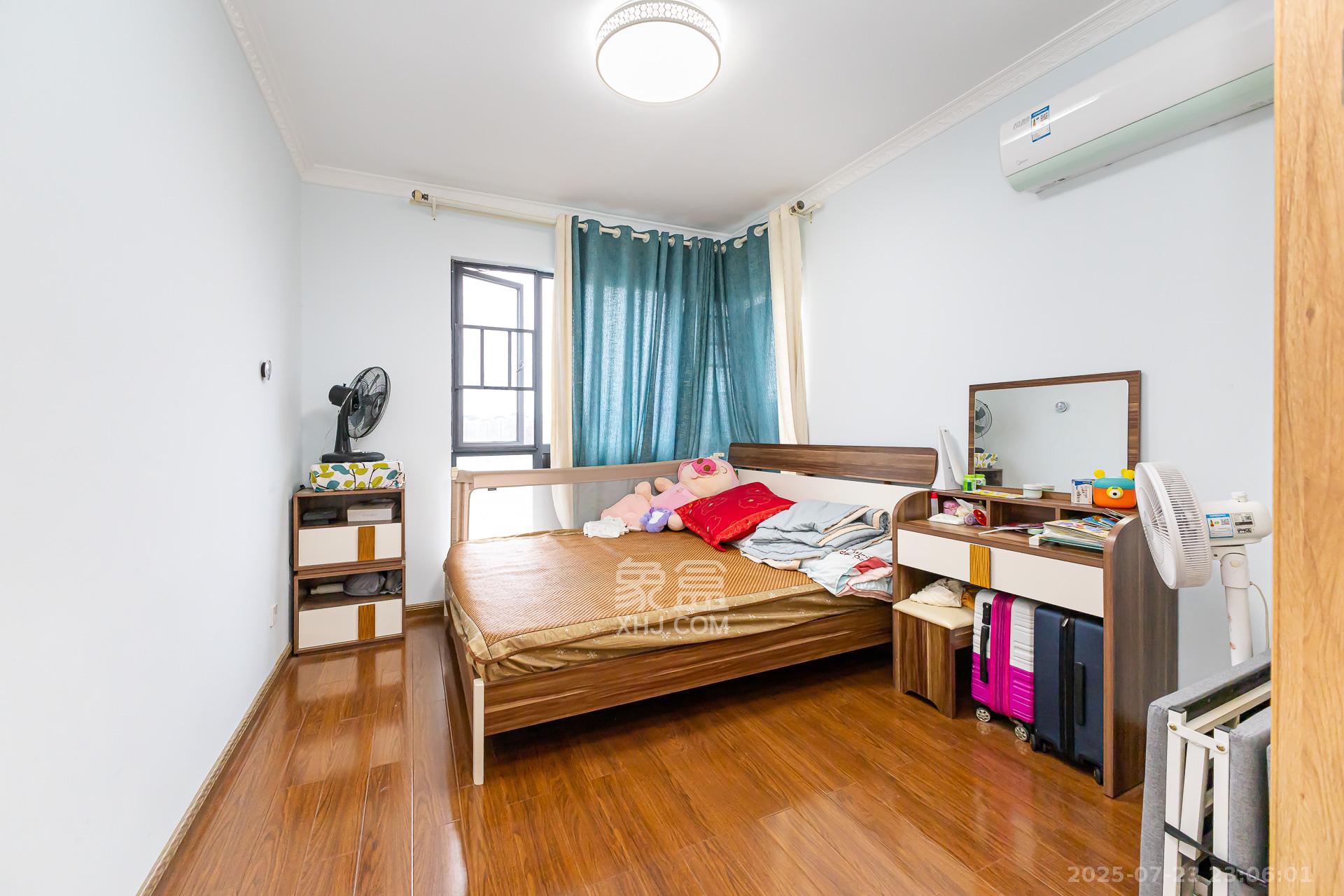 盛腾学林西岸  2室2厅1卫    55.0万 盛腾学林西岸  2室2厅1卫    55.0万卧室