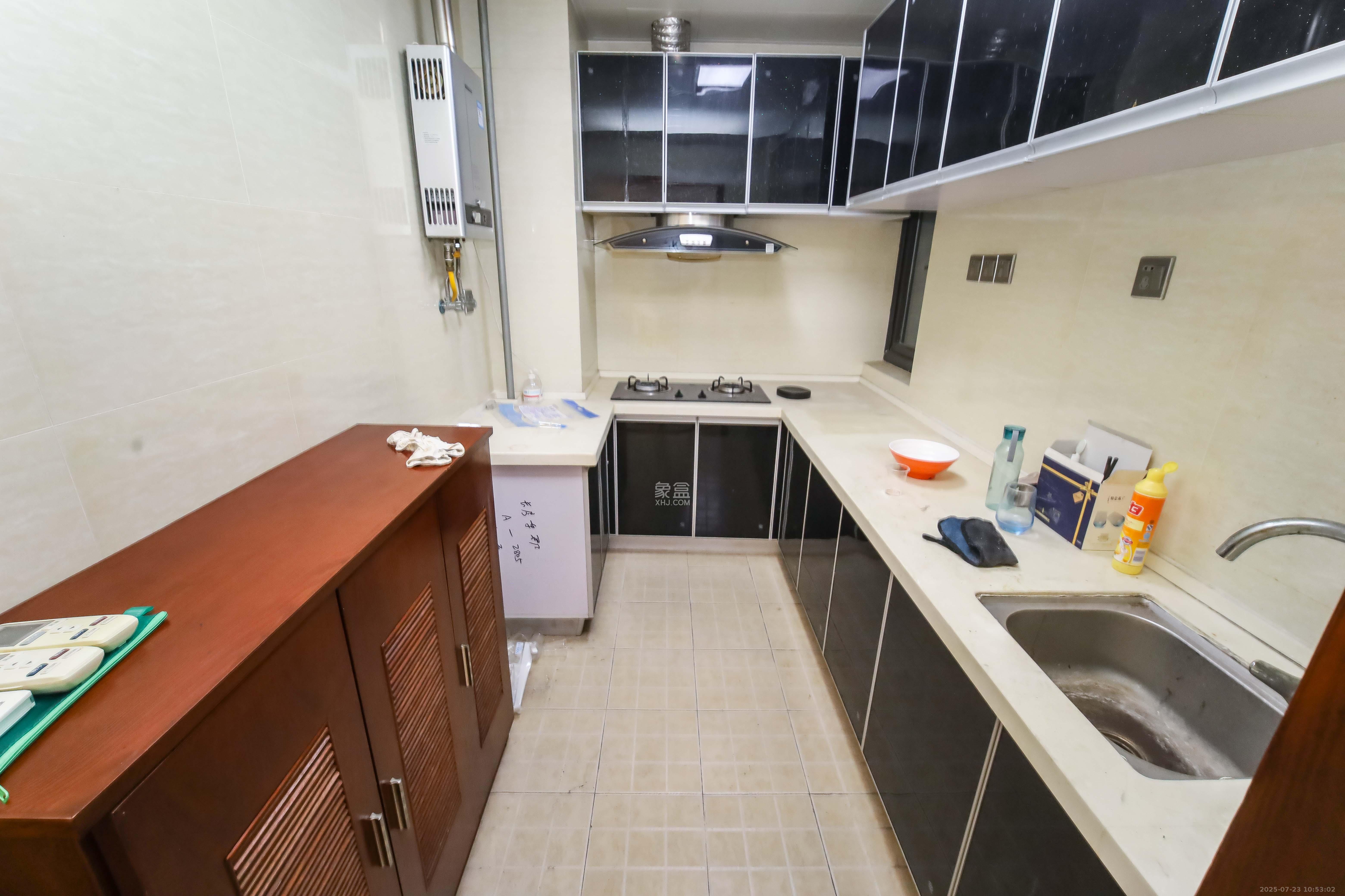 华城广场  2室2厅1卫    2800.0元/月室内图