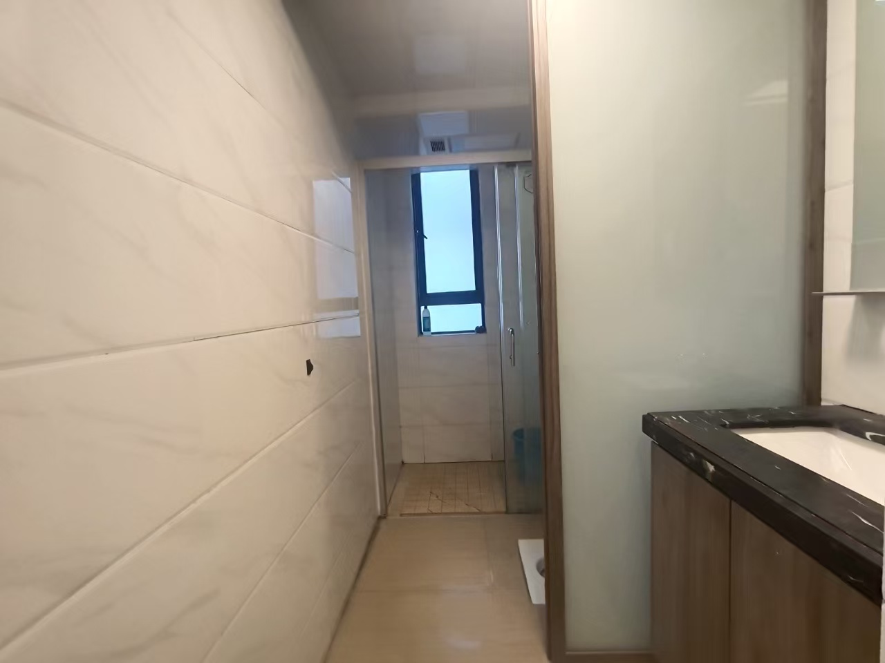 碧桂园梓山府 3室2厅2卫 2000.0元/月 碧桂园梓山府 3室2厅2卫 2000.0元/月室内图