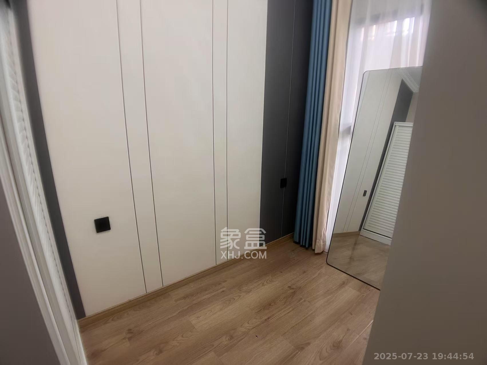 光明E城  3室2厅2卫   3300.00元/月室内图